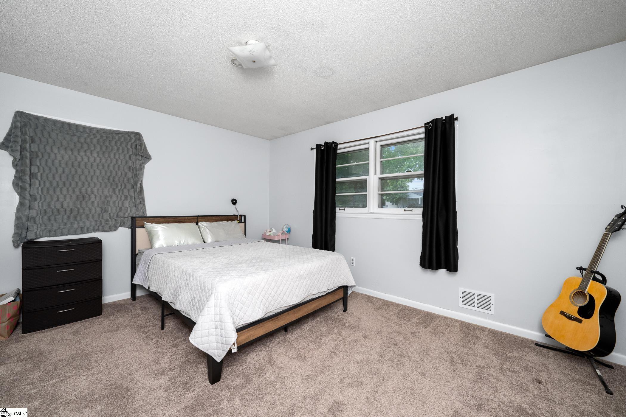 213 Knollwood Drive Spartanburg, SC 29301