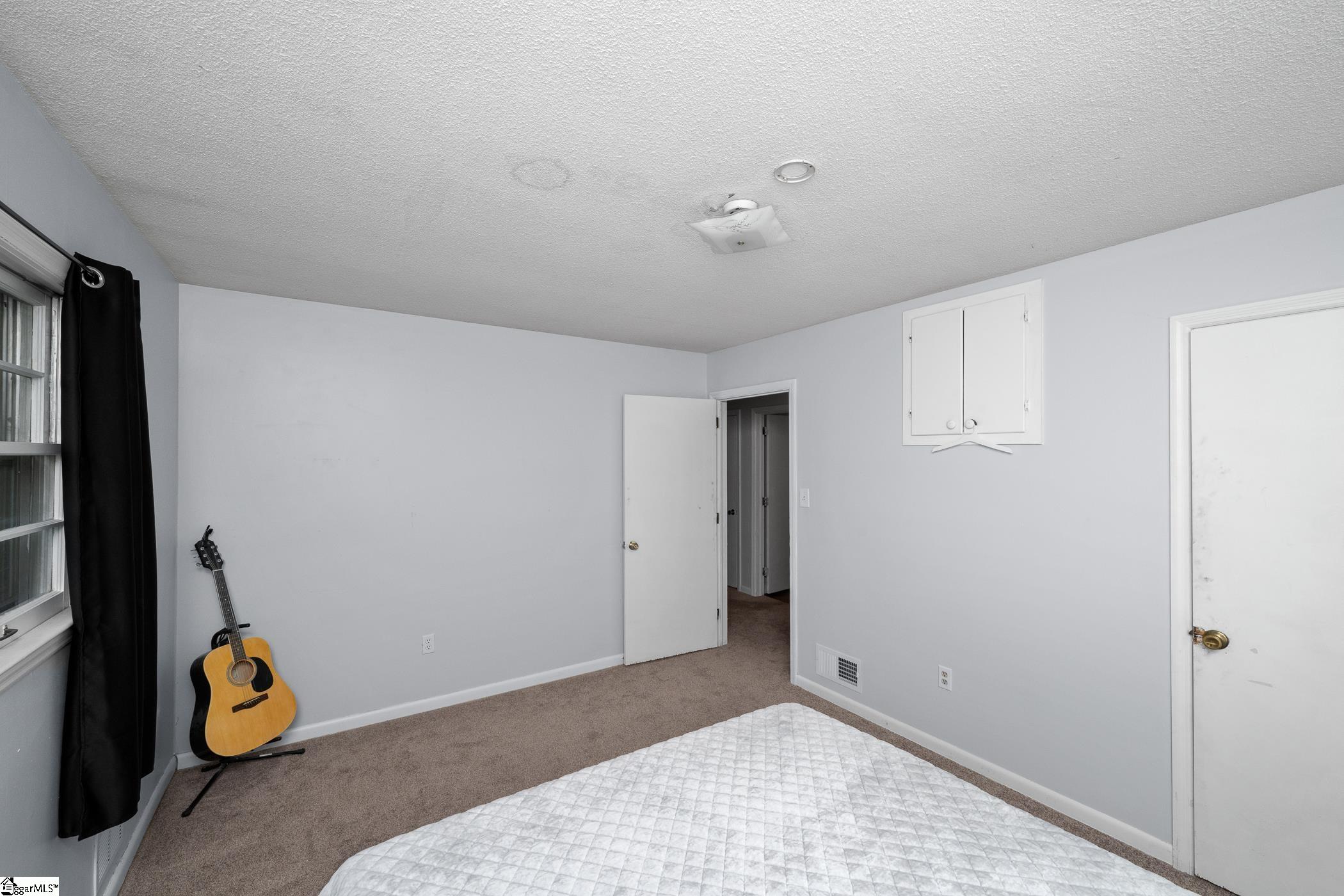 213 Knollwood Drive Spartanburg, SC 29301