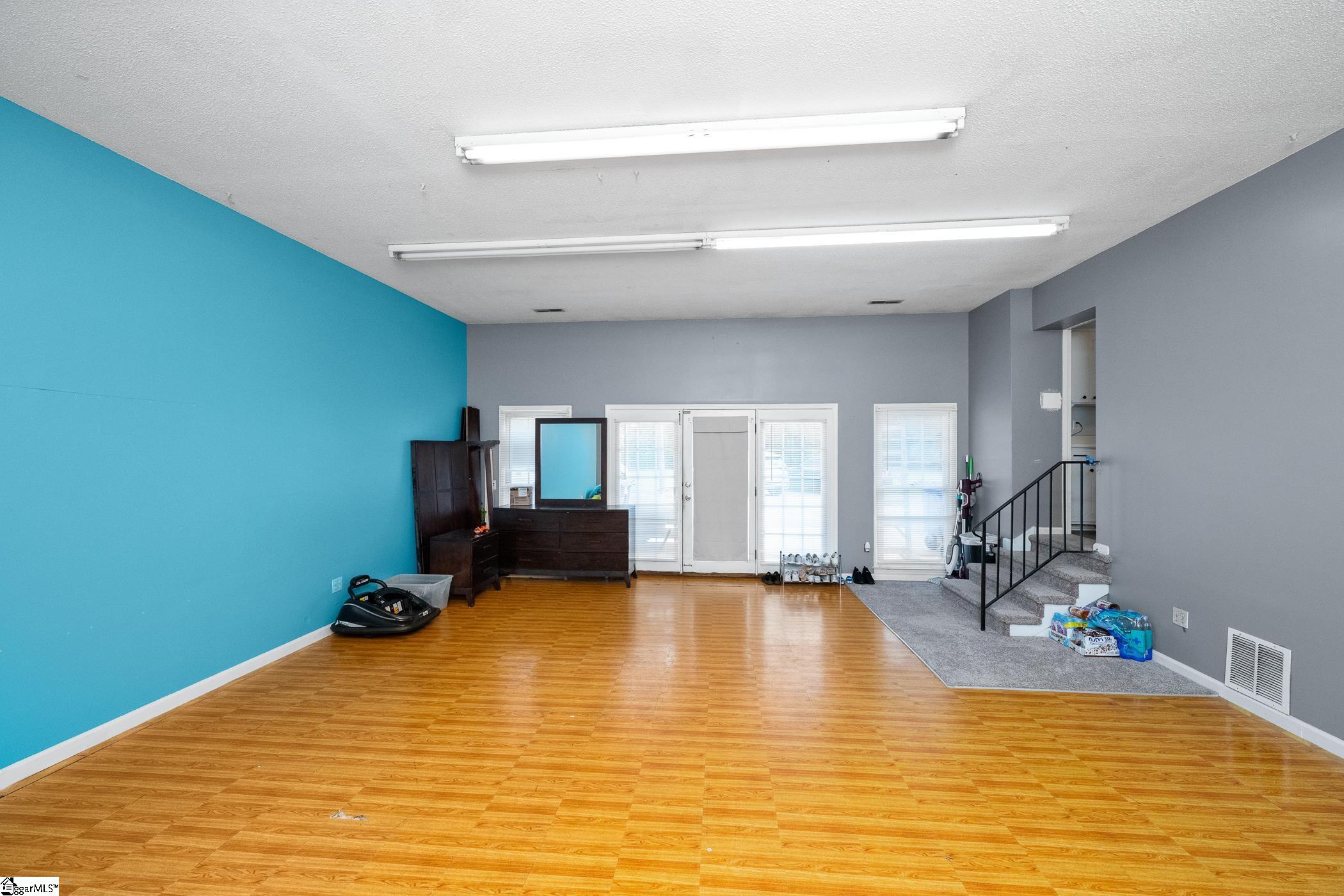 213 Knollwood Drive Spartanburg, SC 29301