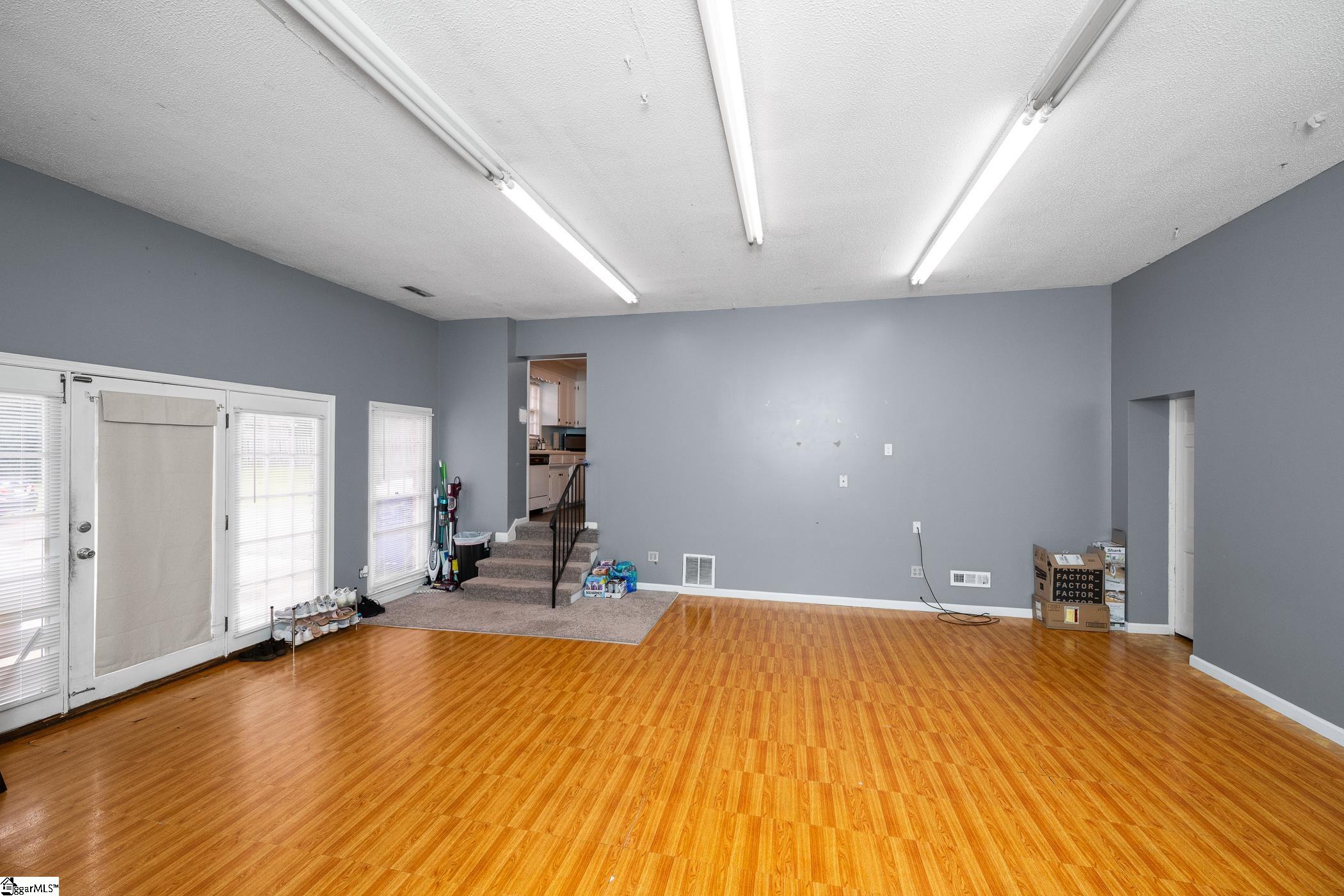 213 Knollwood Drive Spartanburg, SC 29301