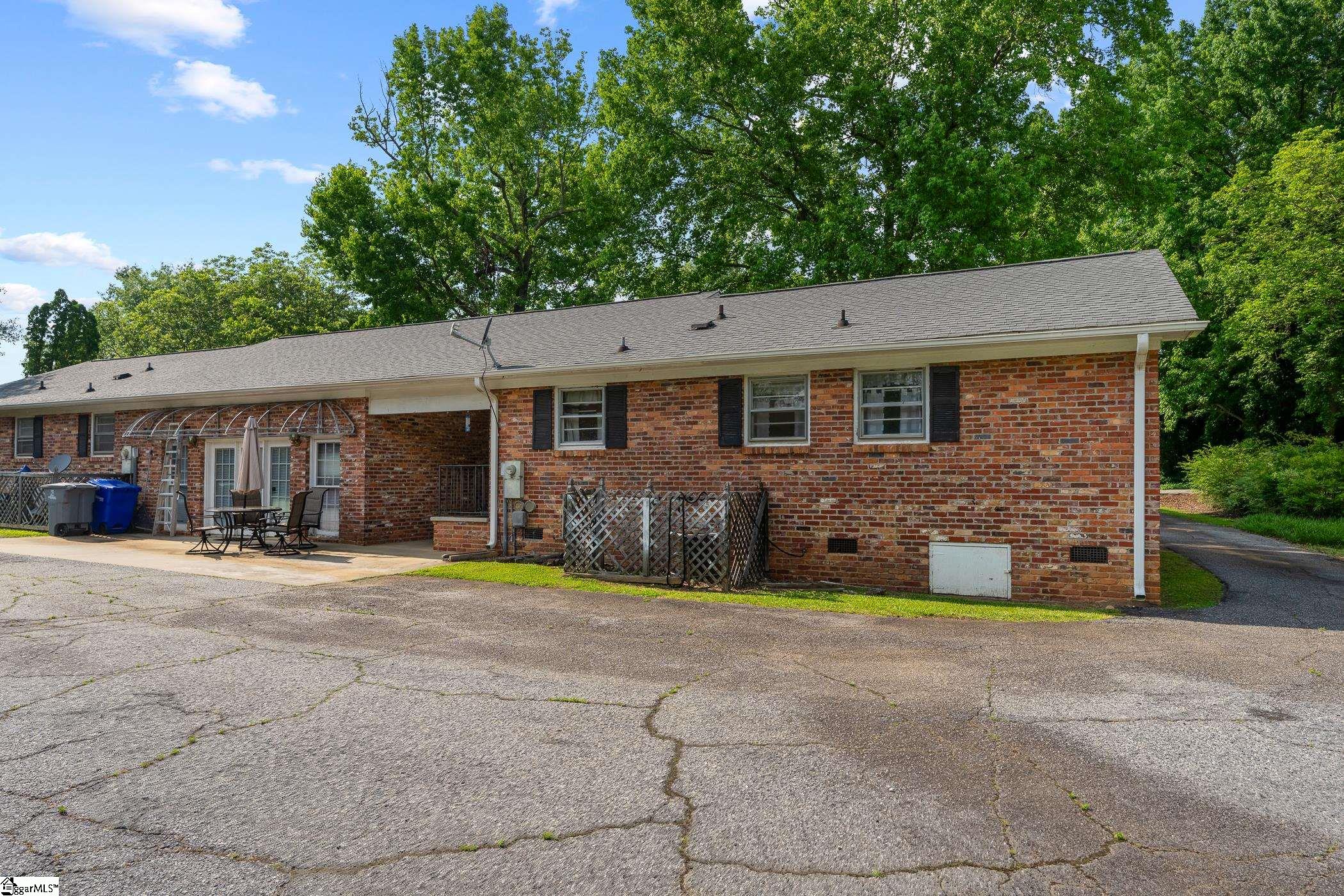 213 Knollwood Drive Spartanburg, SC 29301