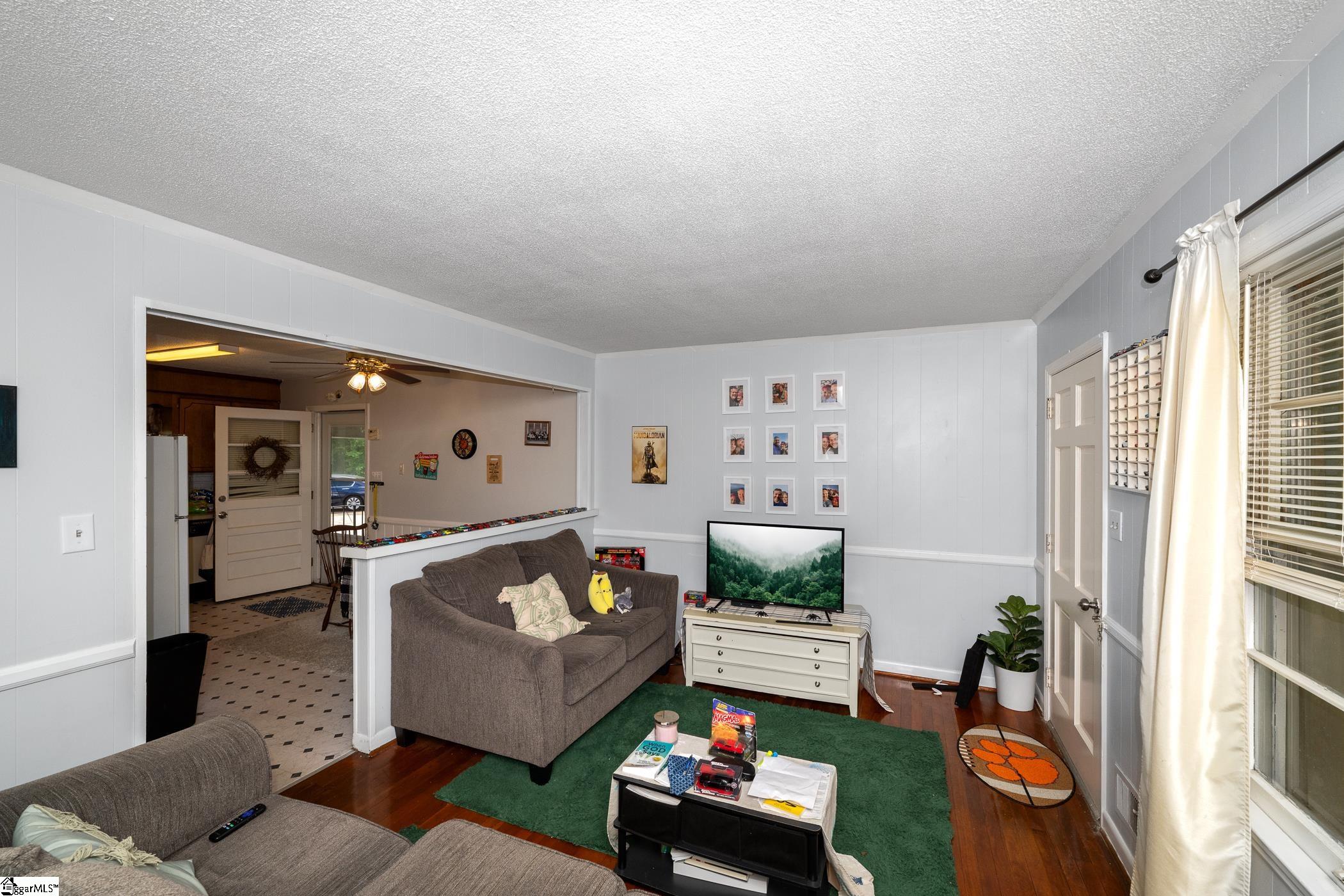 213 Knollwood Drive Spartanburg, SC 29301