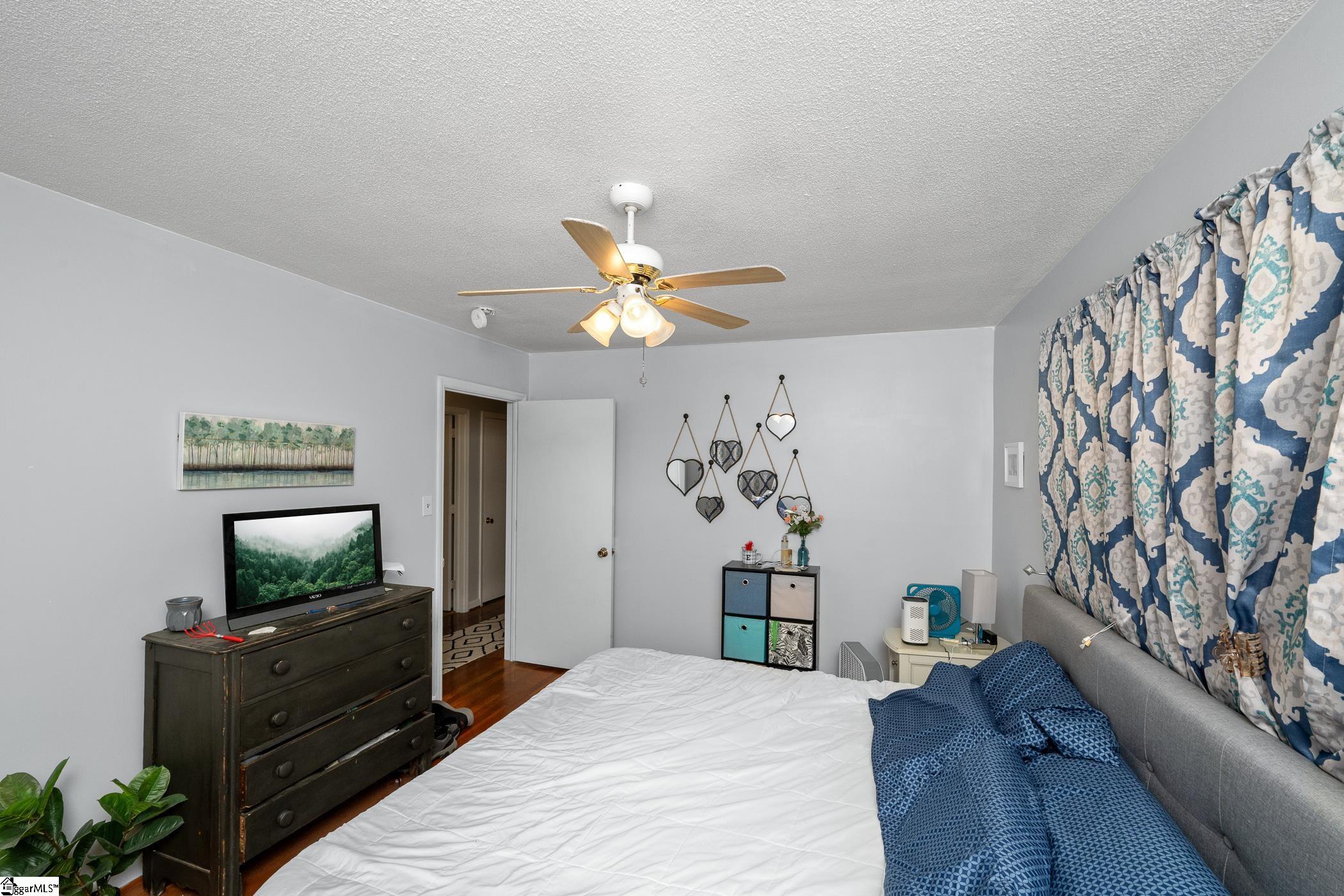 213 Knollwood Drive Spartanburg, SC 29301