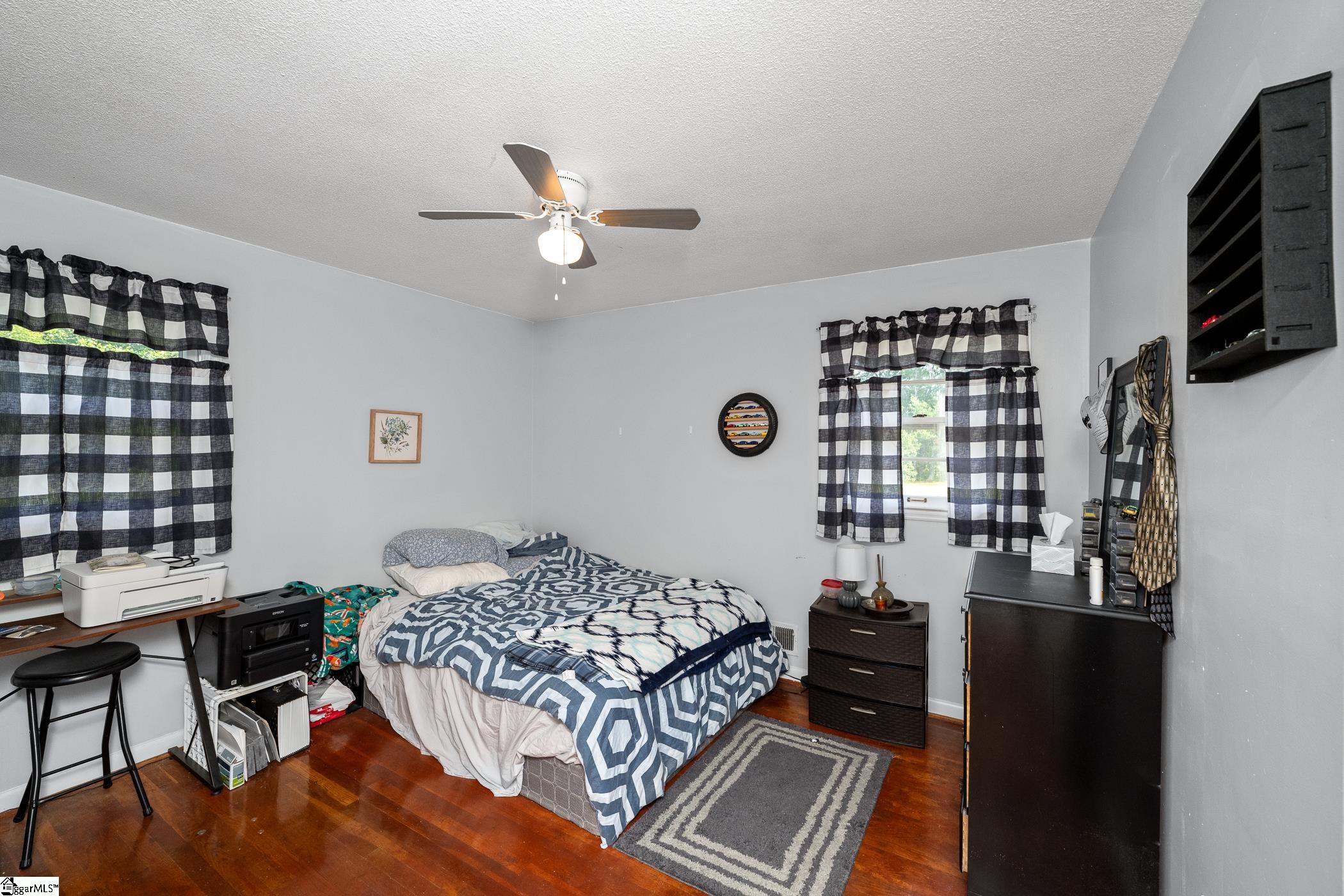213 Knollwood Drive Spartanburg, SC 29301