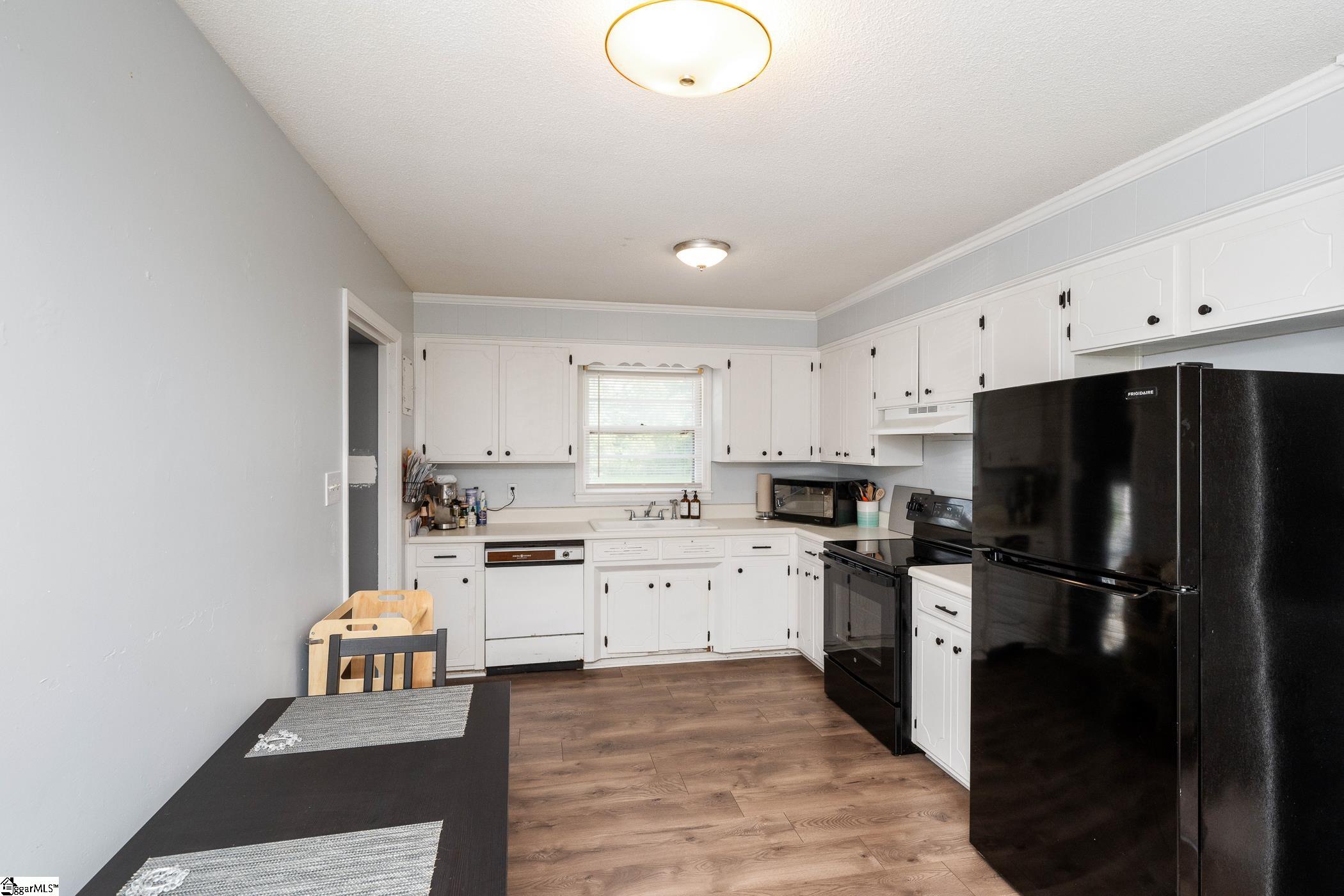 213 Knollwood Drive Spartanburg, SC 29301