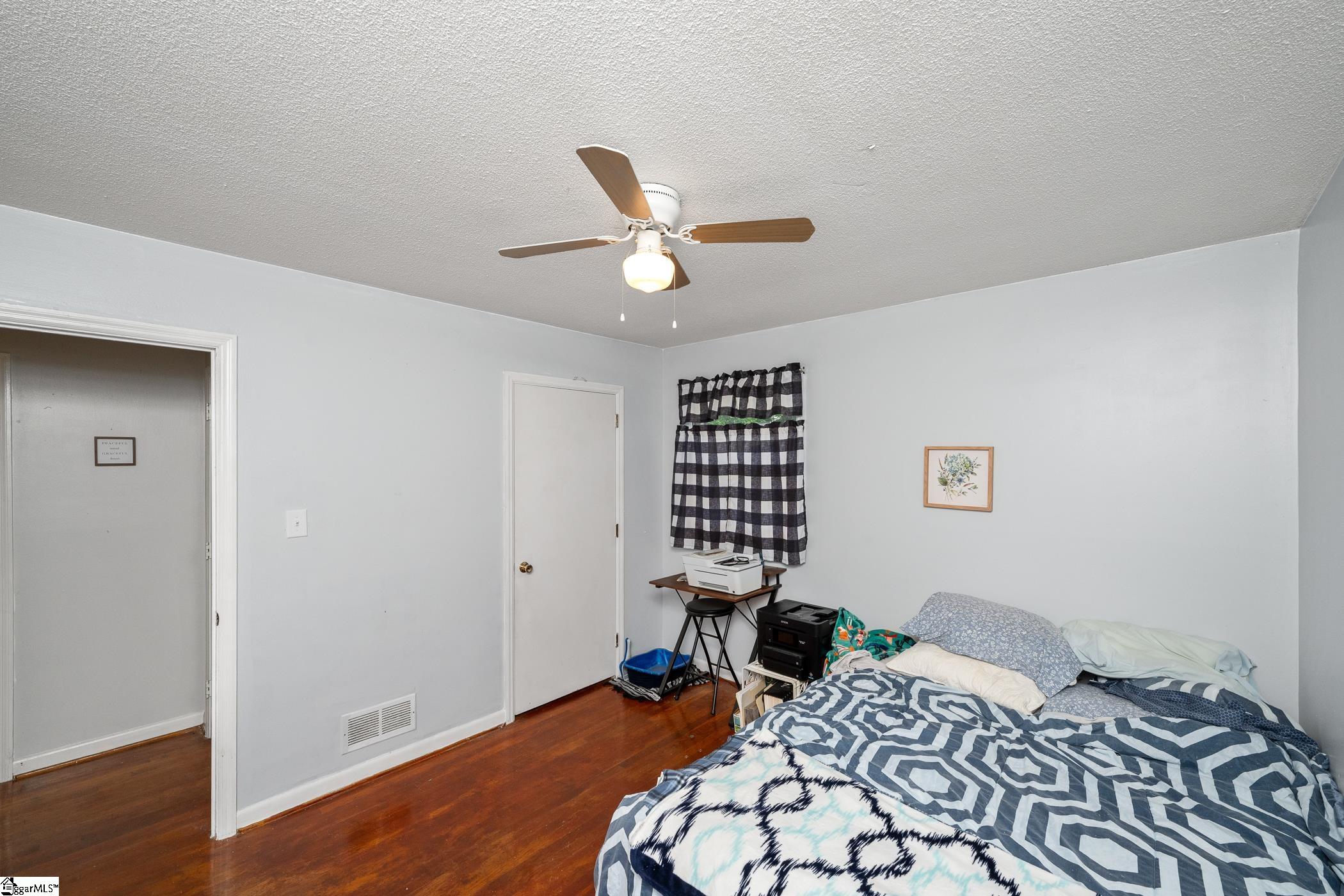 213 Knollwood Drive Spartanburg, SC 29301