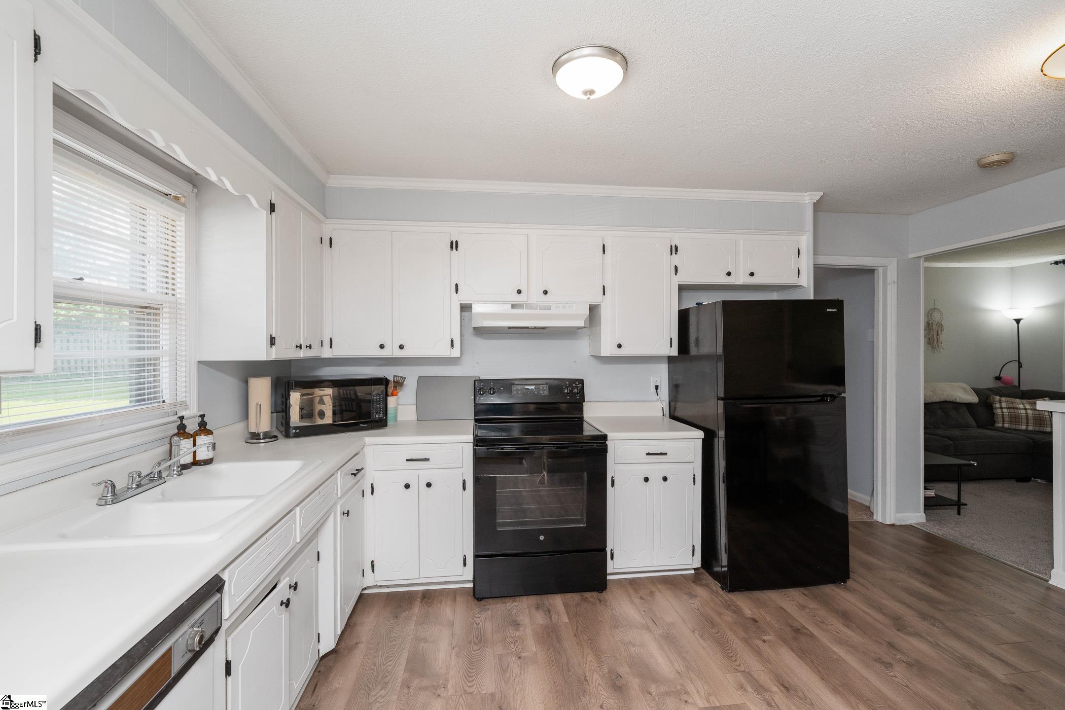 213 Knollwood Drive Spartanburg, SC 29301