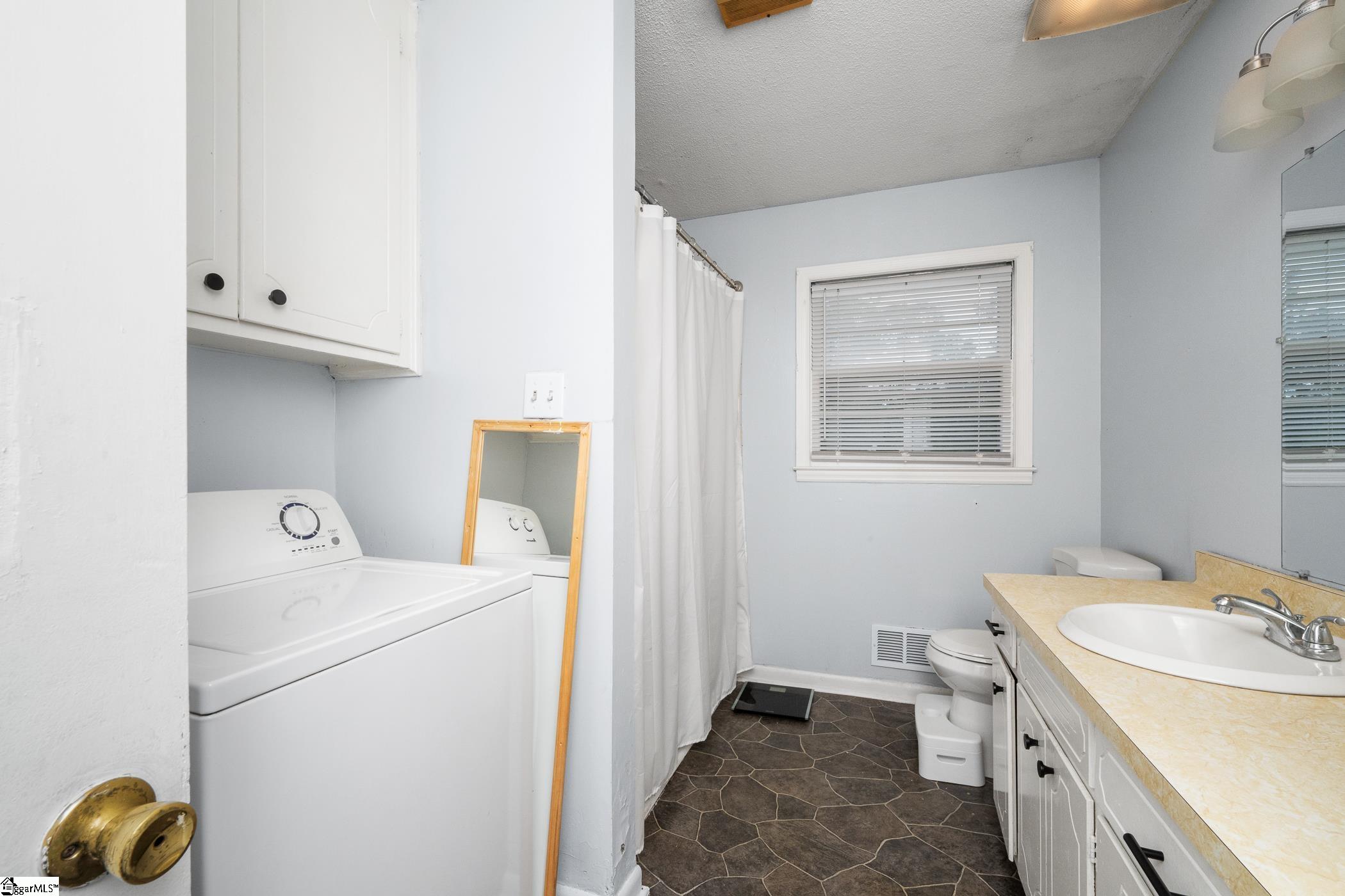 213 Knollwood Drive Spartanburg, SC 29301