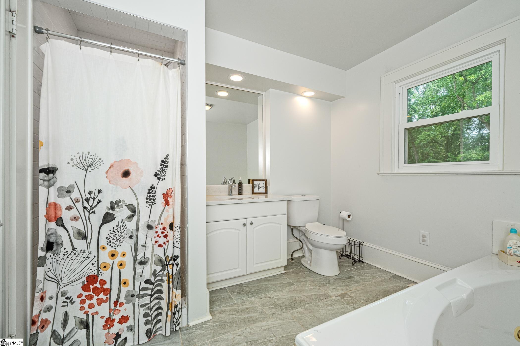 105 Barksdale Circle Laurens, SC 29360