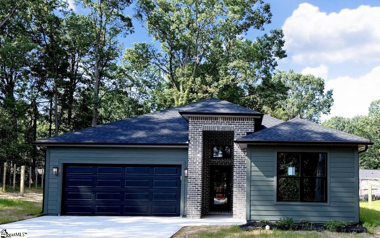 4 Sheffield Lane Taylors, SC 29687