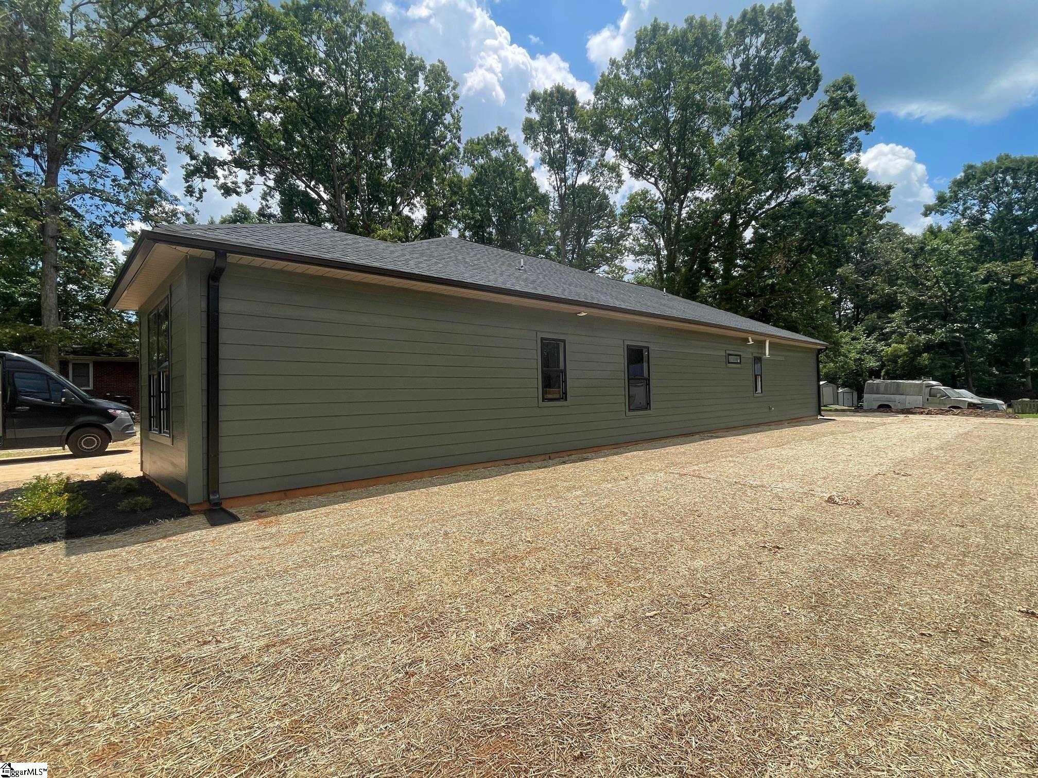 4 Sheffield Lane Taylors, SC 29687