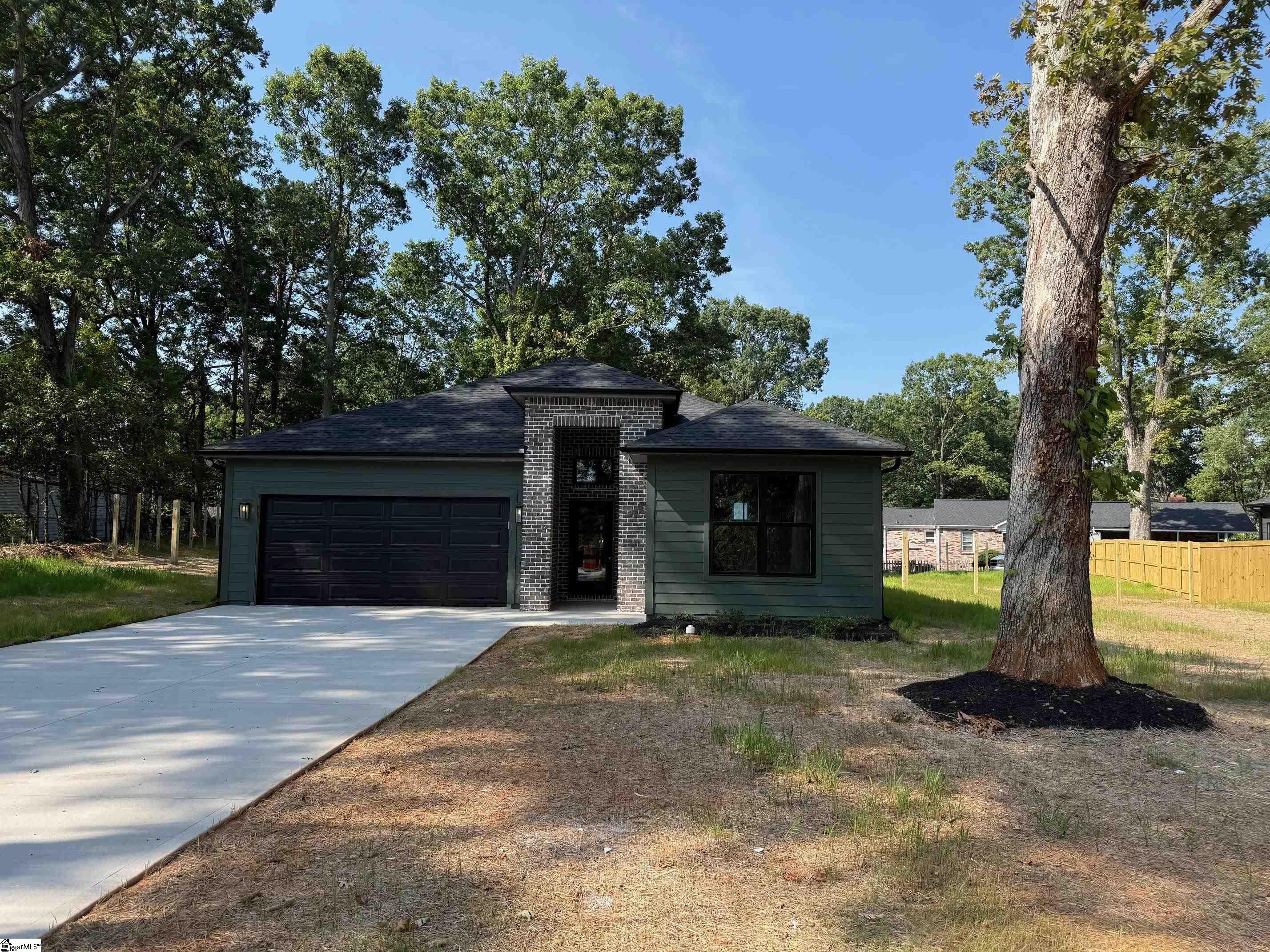 4 Sheffield Lane Taylors, SC 29687