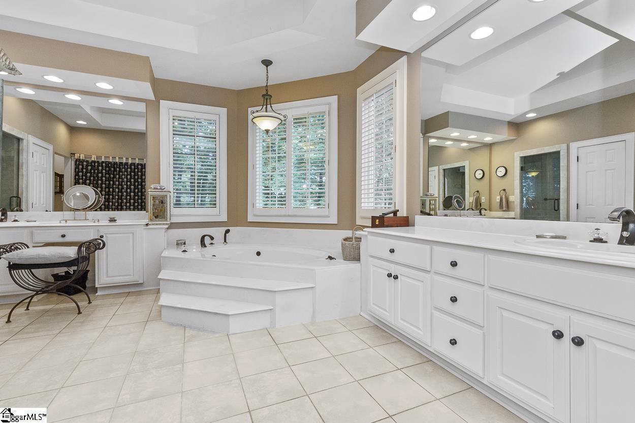 33 Southview Ledge Road Landrum, SC 29356