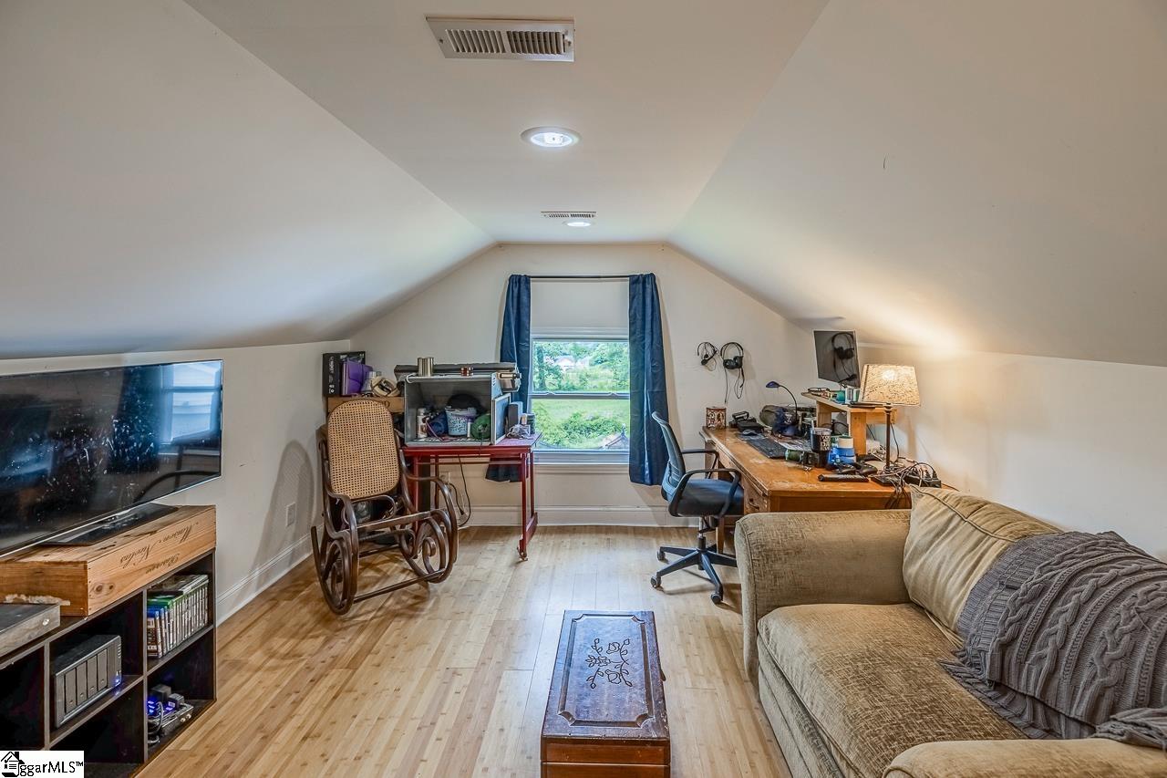 6913 White Horse Road Greenville, SC 29611-2528