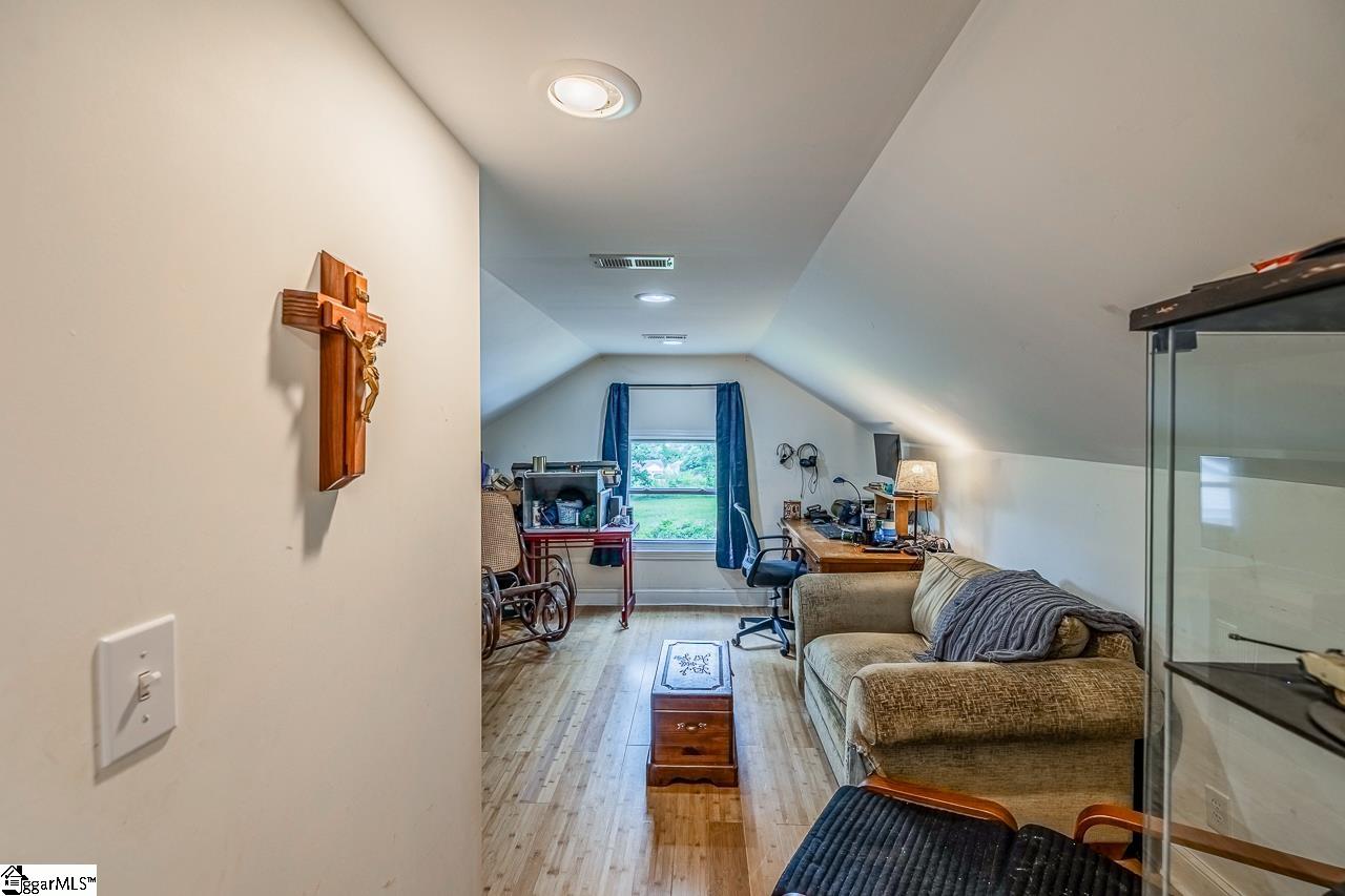 6913 White Horse Road Greenville, SC 29611-2528