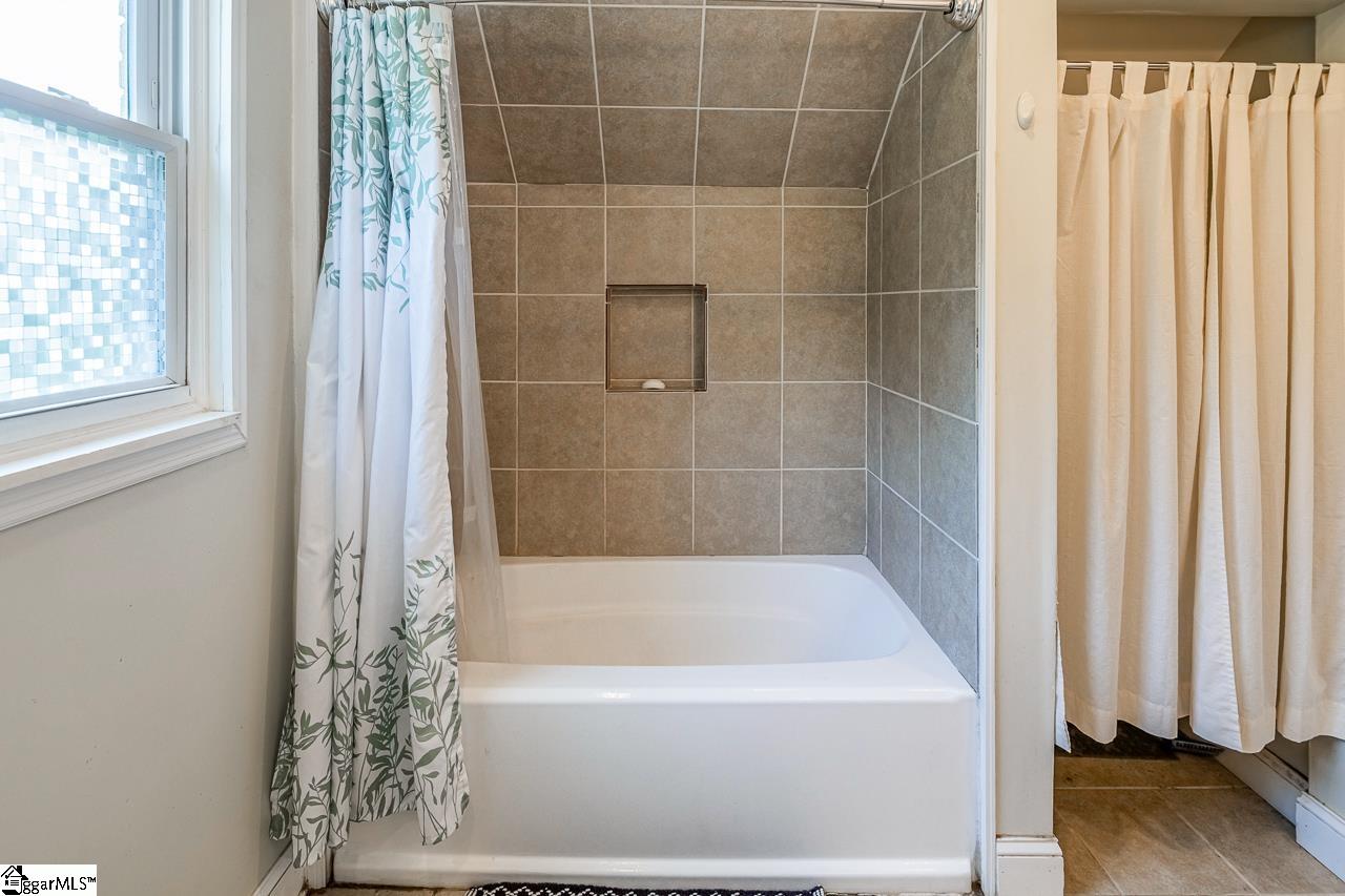 6913 White Horse Road Greenville, SC 29611-2528