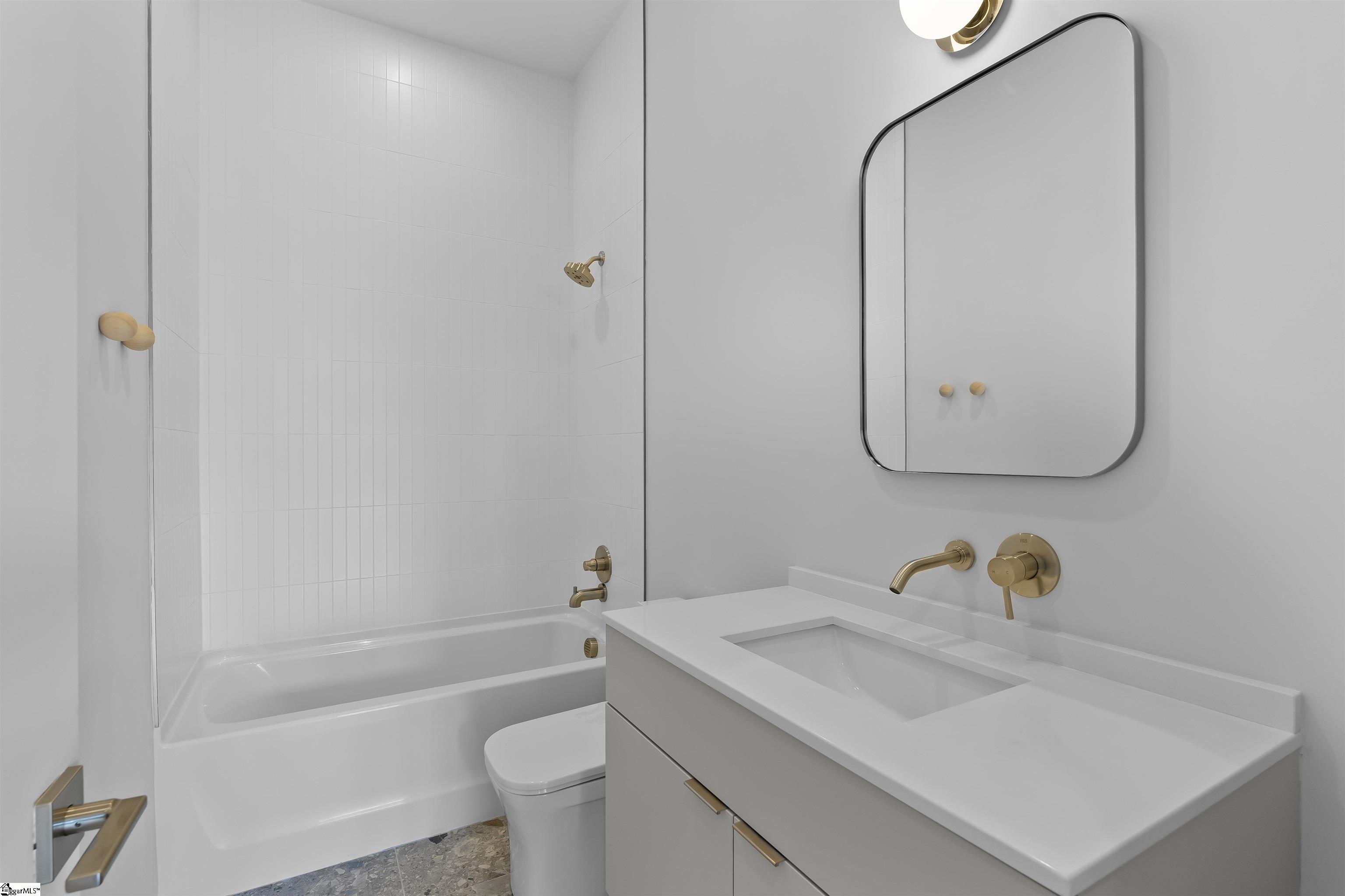 37 Baywood Avenue Greenville, SC 29607