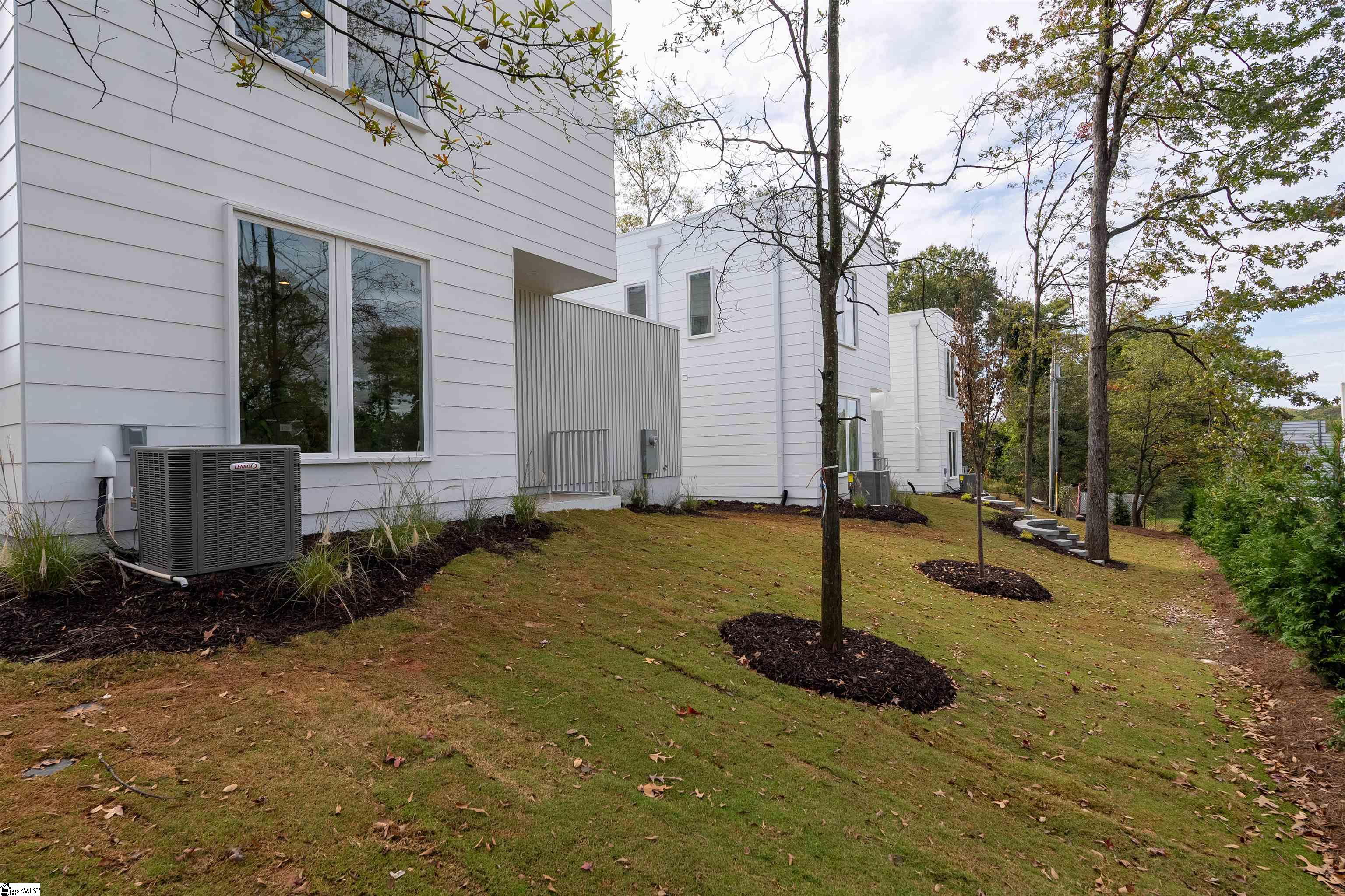 37 Baywood Avenue Greenville, SC 29607