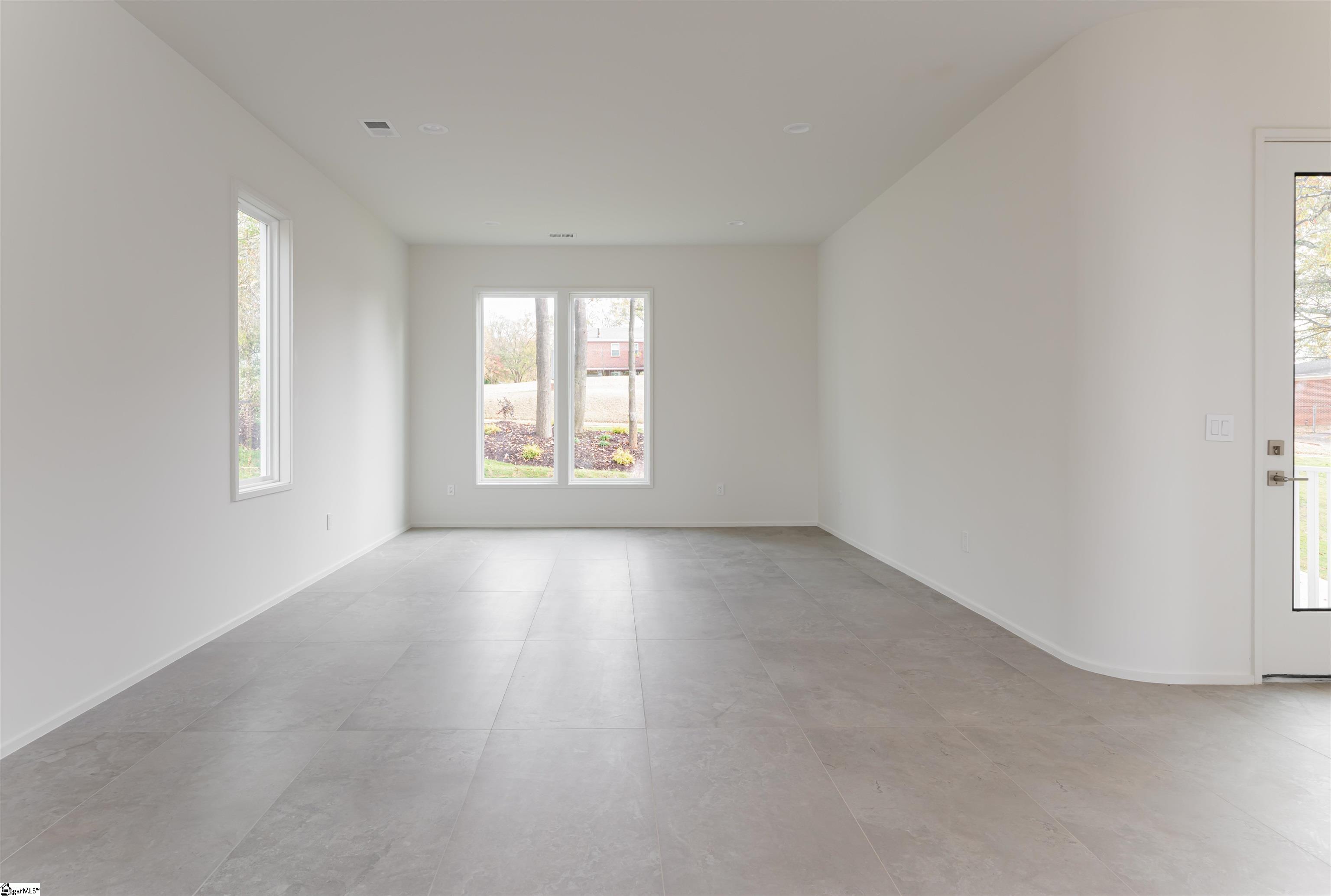 37 Baywood Avenue Greenville, SC 29607