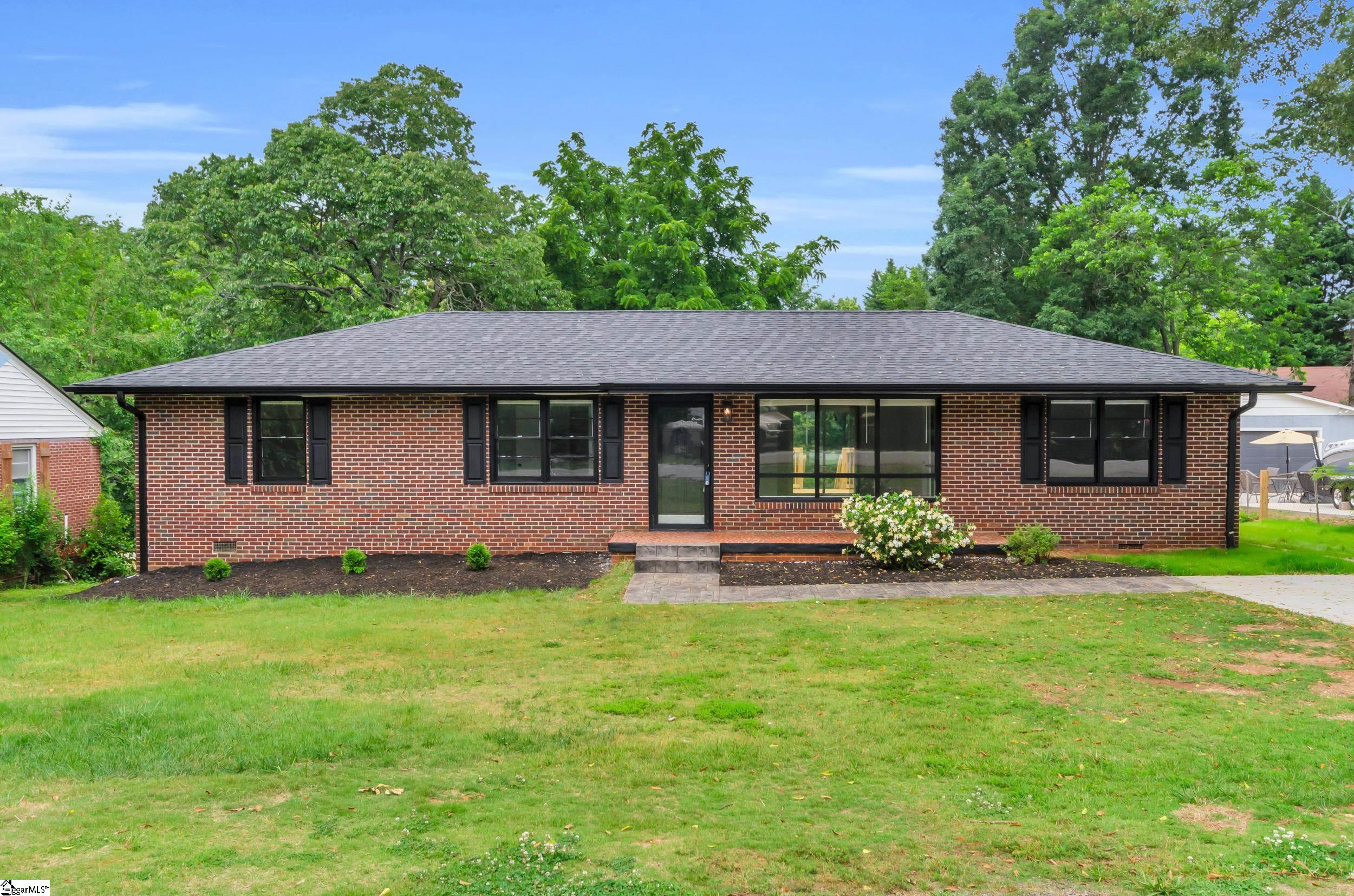 109 Leland Circle Greenville, SC 29617