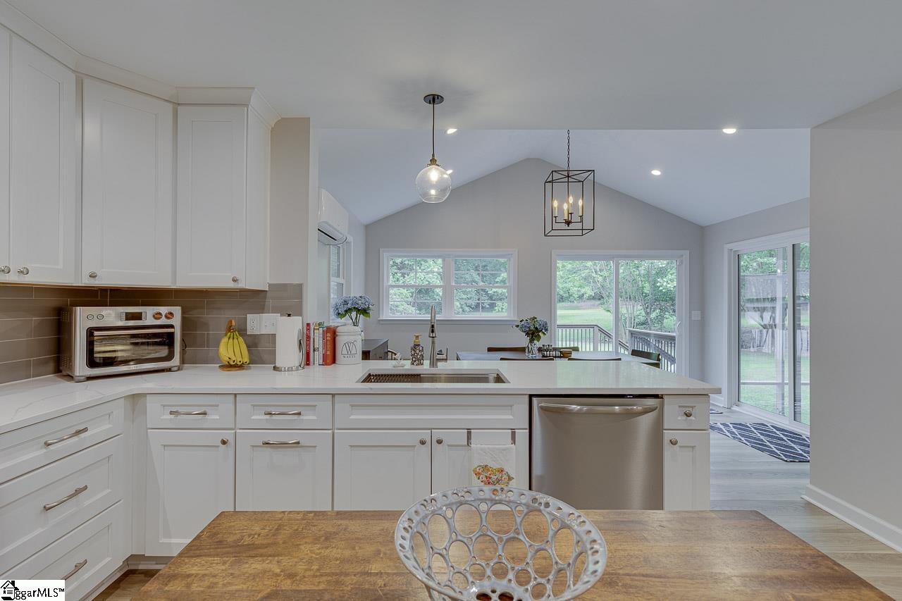 9 Mountain Brook Trail Greenville, SC 29609