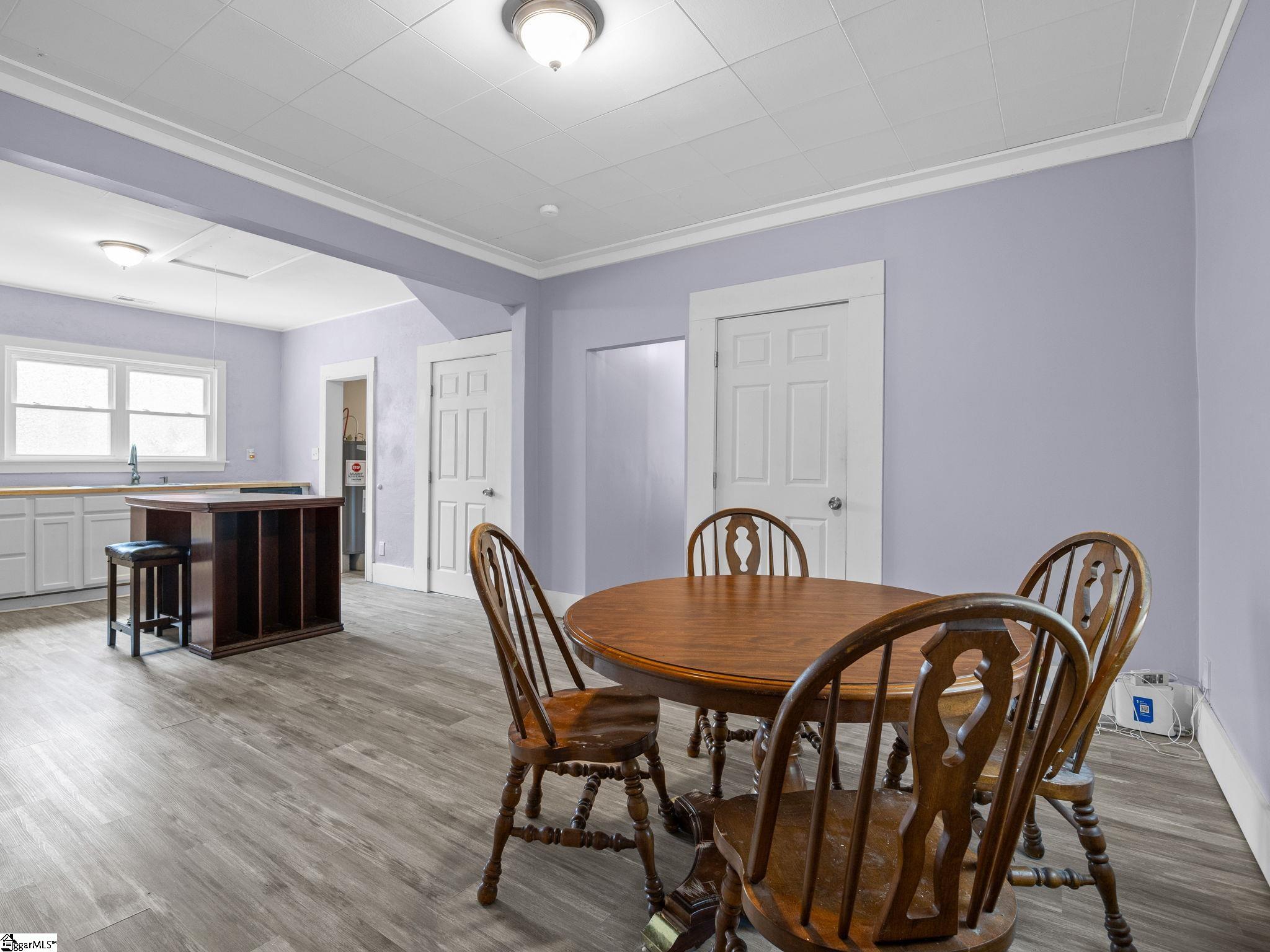 24 Oak Street Spartanburg, SC 29306