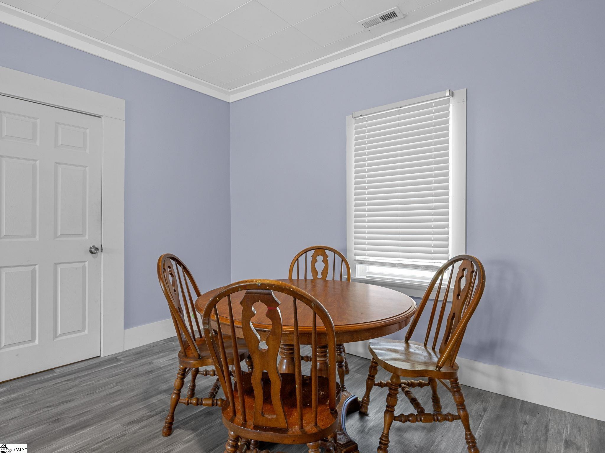 24 Oak Street Spartanburg, SC 29306