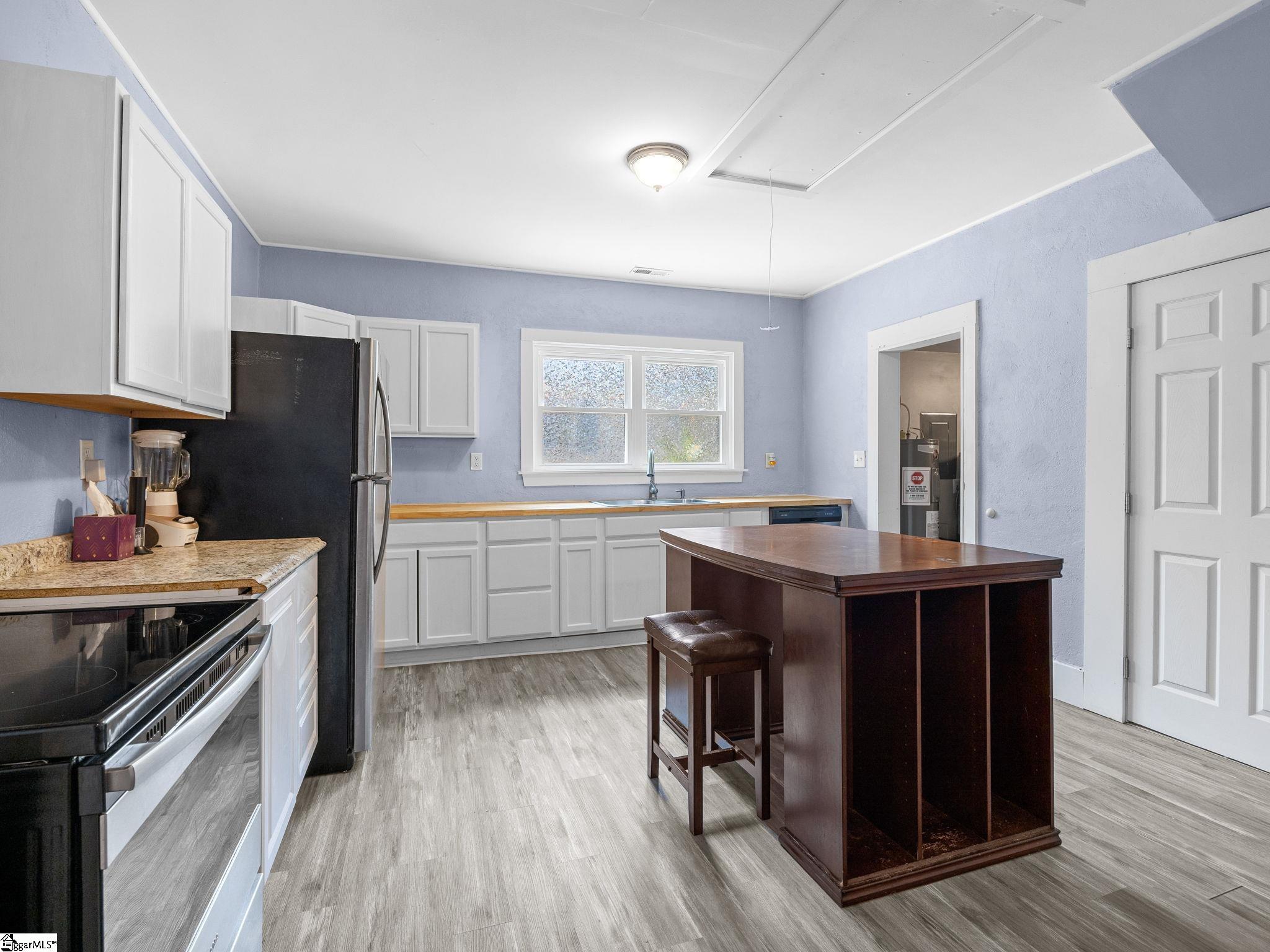 24 Oak Street Spartanburg, SC 29306
