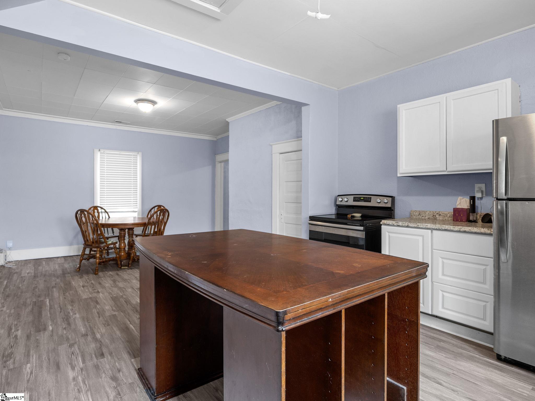 24 Oak Street Spartanburg, SC 29306