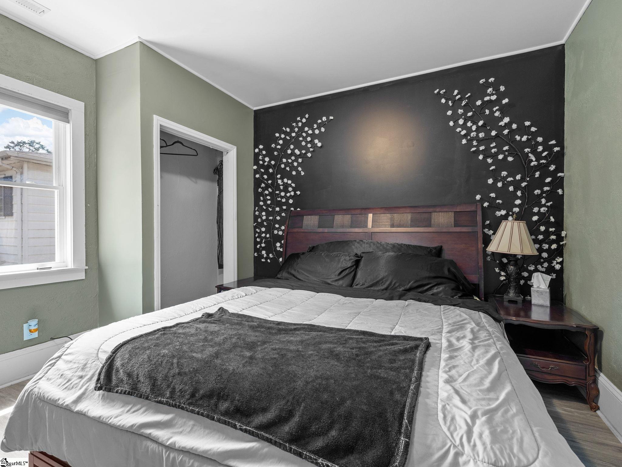 24 Oak Street Spartanburg, SC 29306