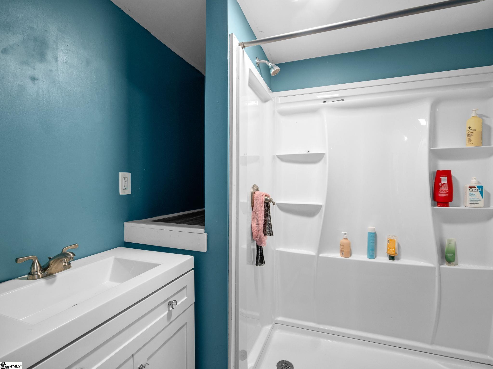 24 Oak Street Spartanburg, SC 29306