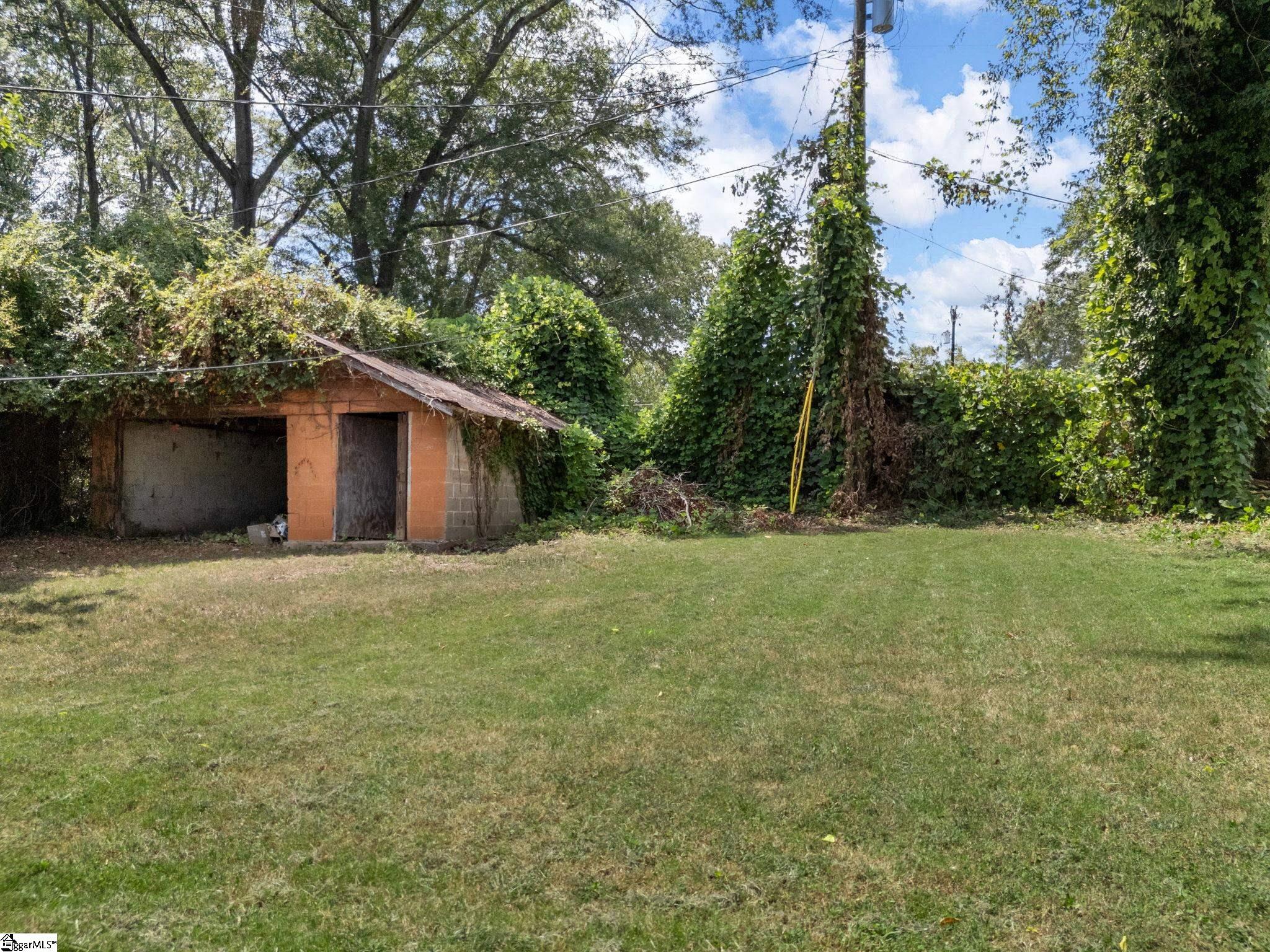 24 Oak Street Spartanburg, SC 29306