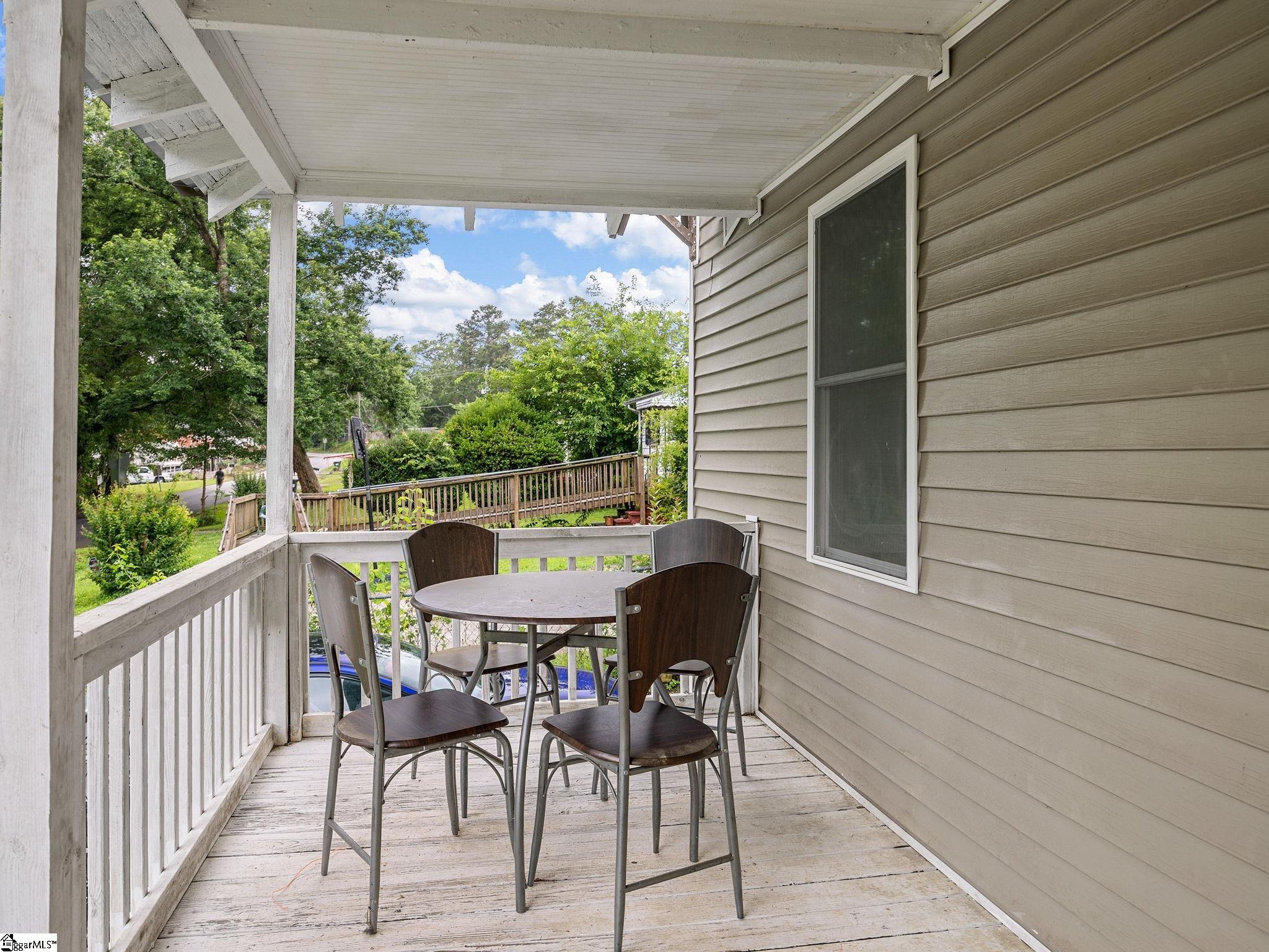 24 Oak Street Spartanburg, SC 29306