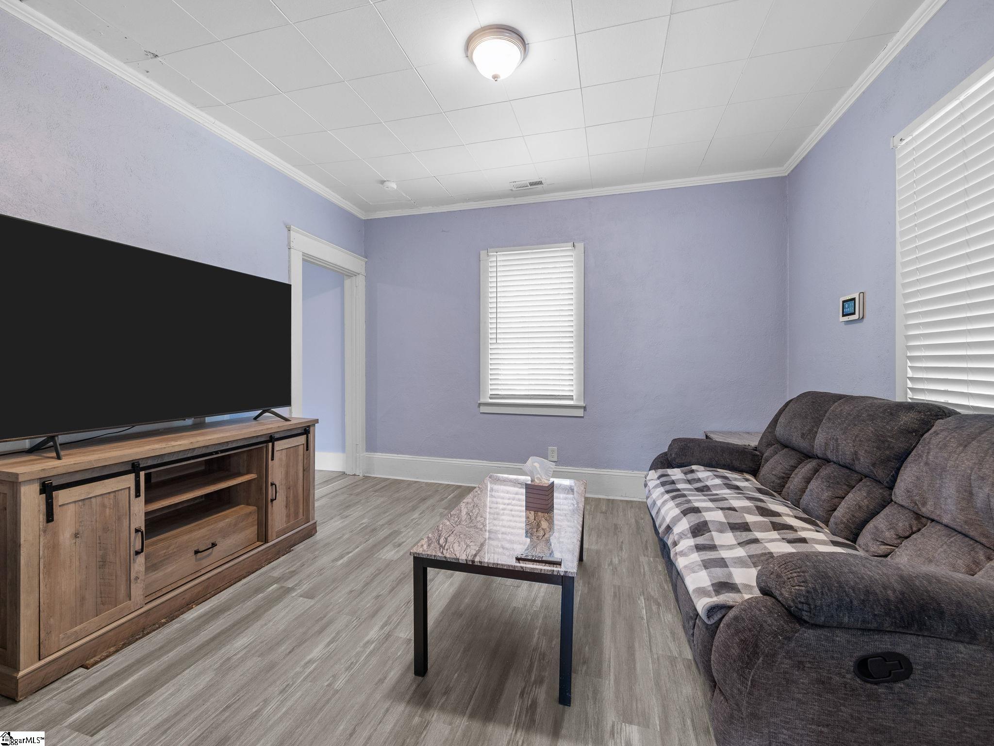 24 Oak Street Spartanburg, SC 29306