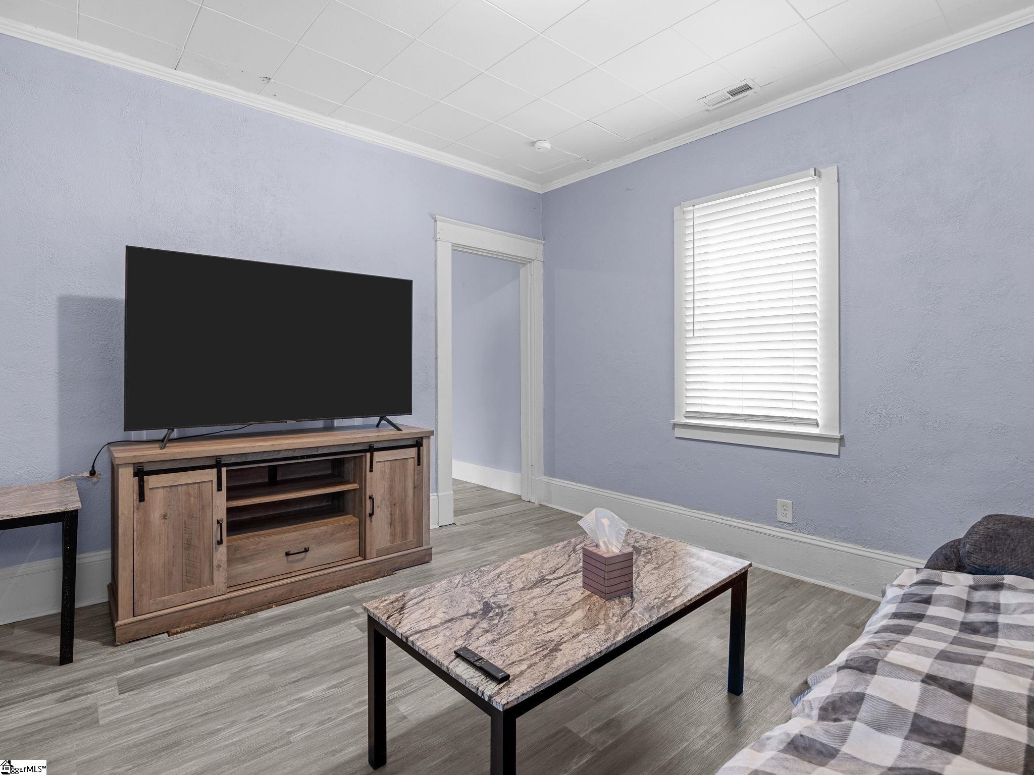24 Oak Street Spartanburg, SC 29306