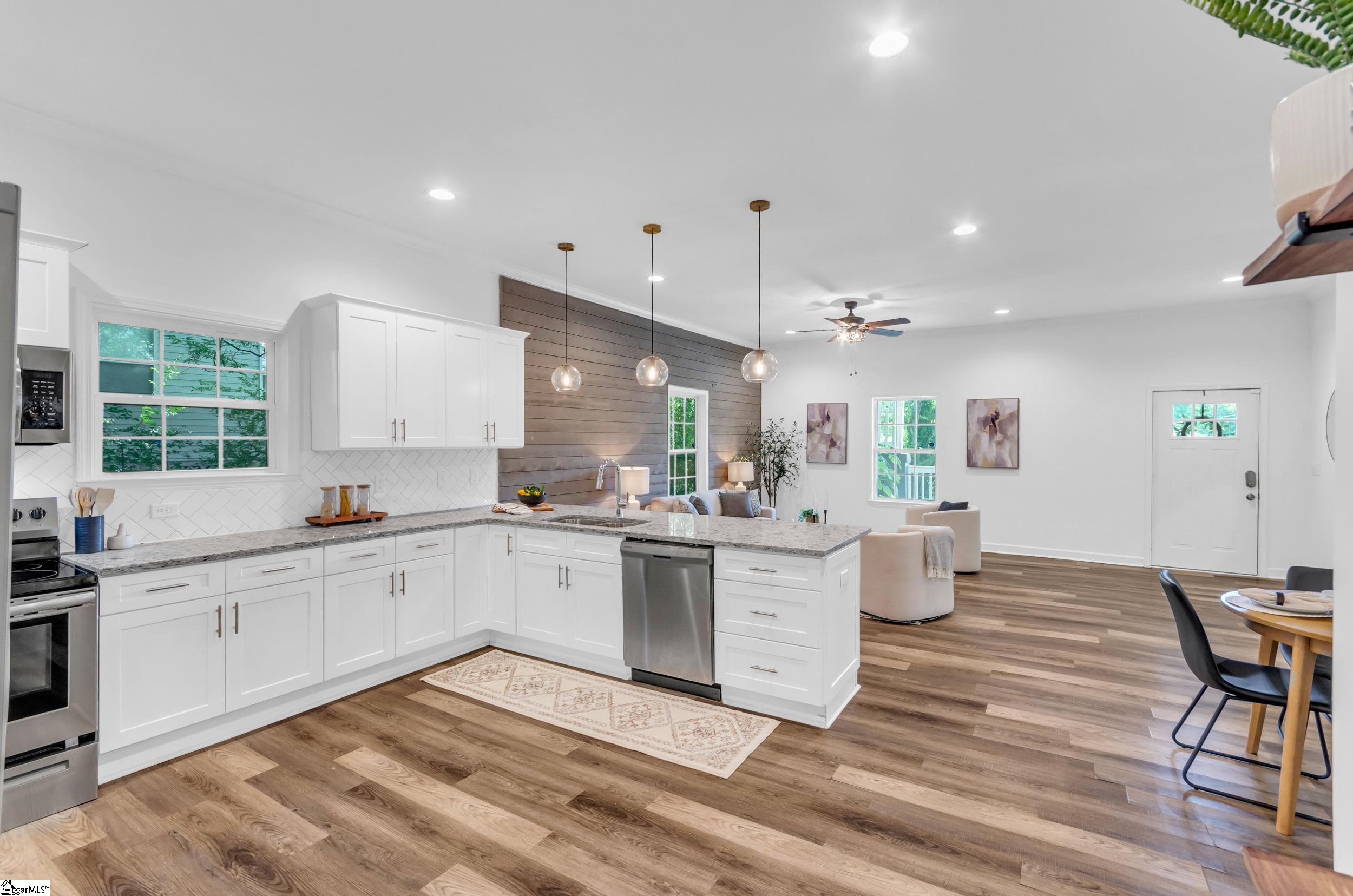 44 4th Avenue Greenville, SC 29611