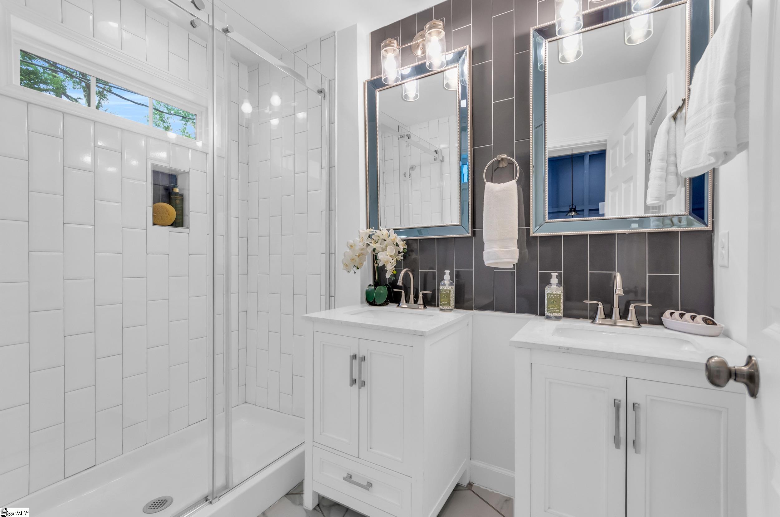 44 4th Avenue Greenville, SC 29611