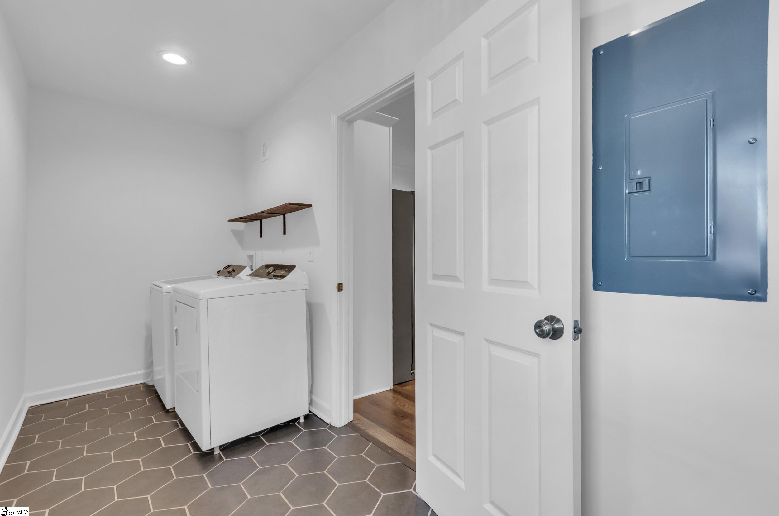 44 4th Avenue Greenville, SC 29611