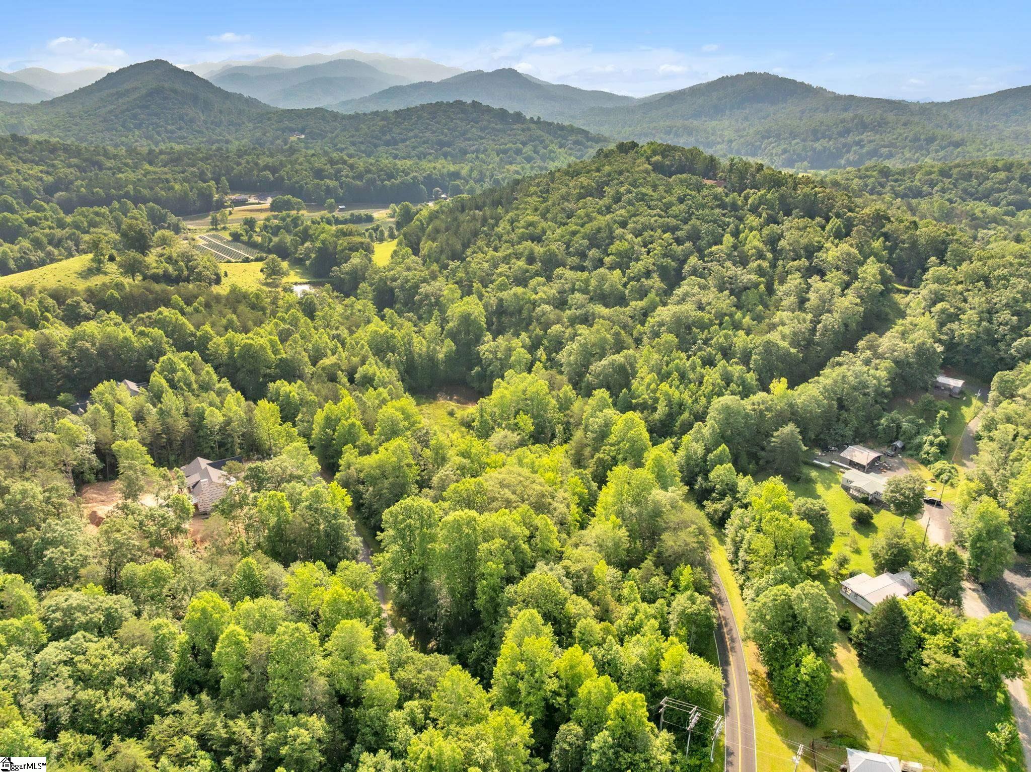 10 Queensmoor Road Travelers Rest, SC 29690-4100