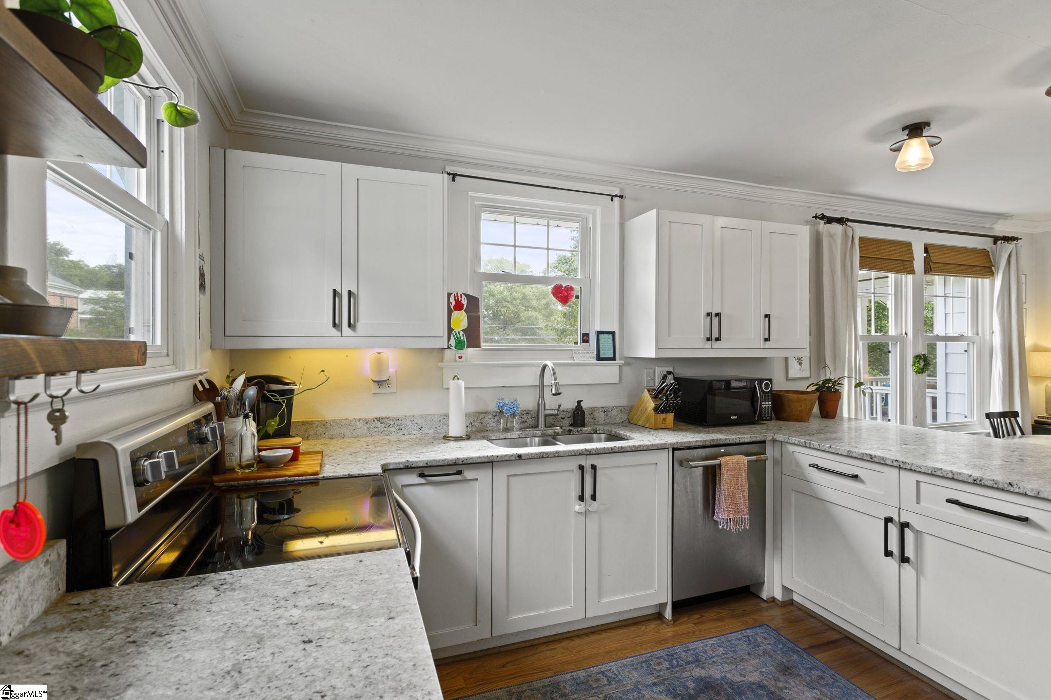 10 Keith Drive Greenville, SC 29607