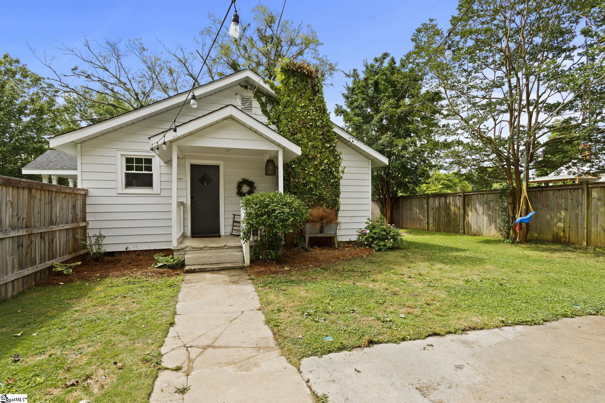 10 Keith Drive Greenville, SC 29607