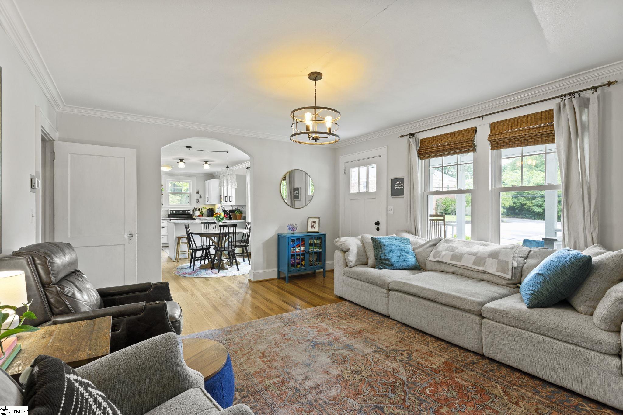 10 Keith Drive Greenville, SC 29607