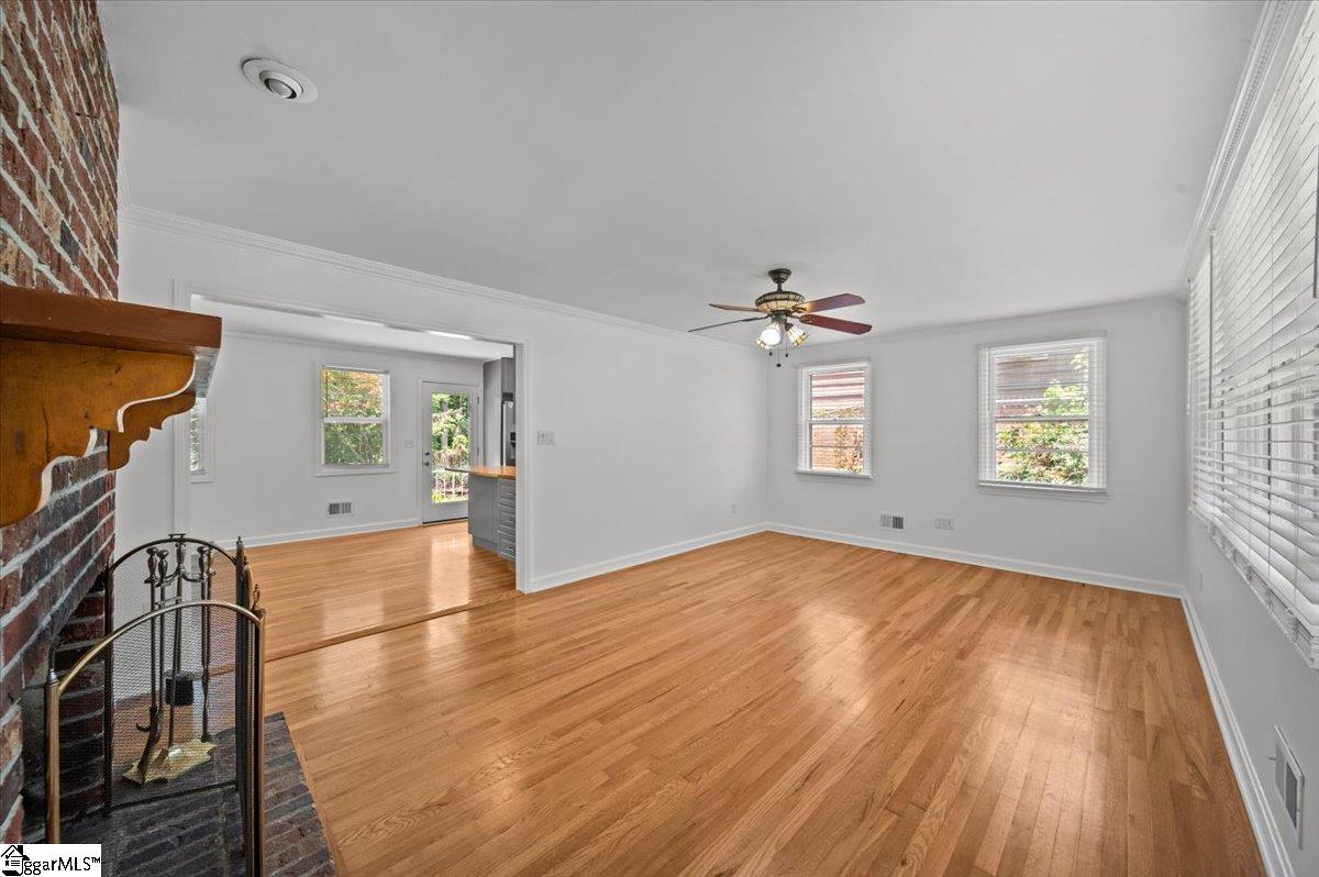 304 Robin Hood Road Greenville, SC 29607