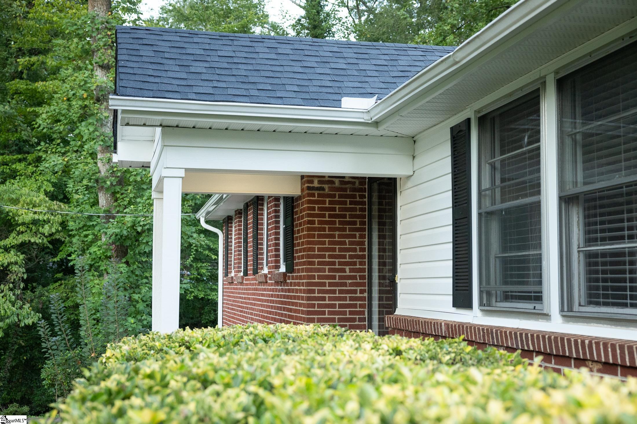 304 Robin Hood Road Greenville, SC 29607