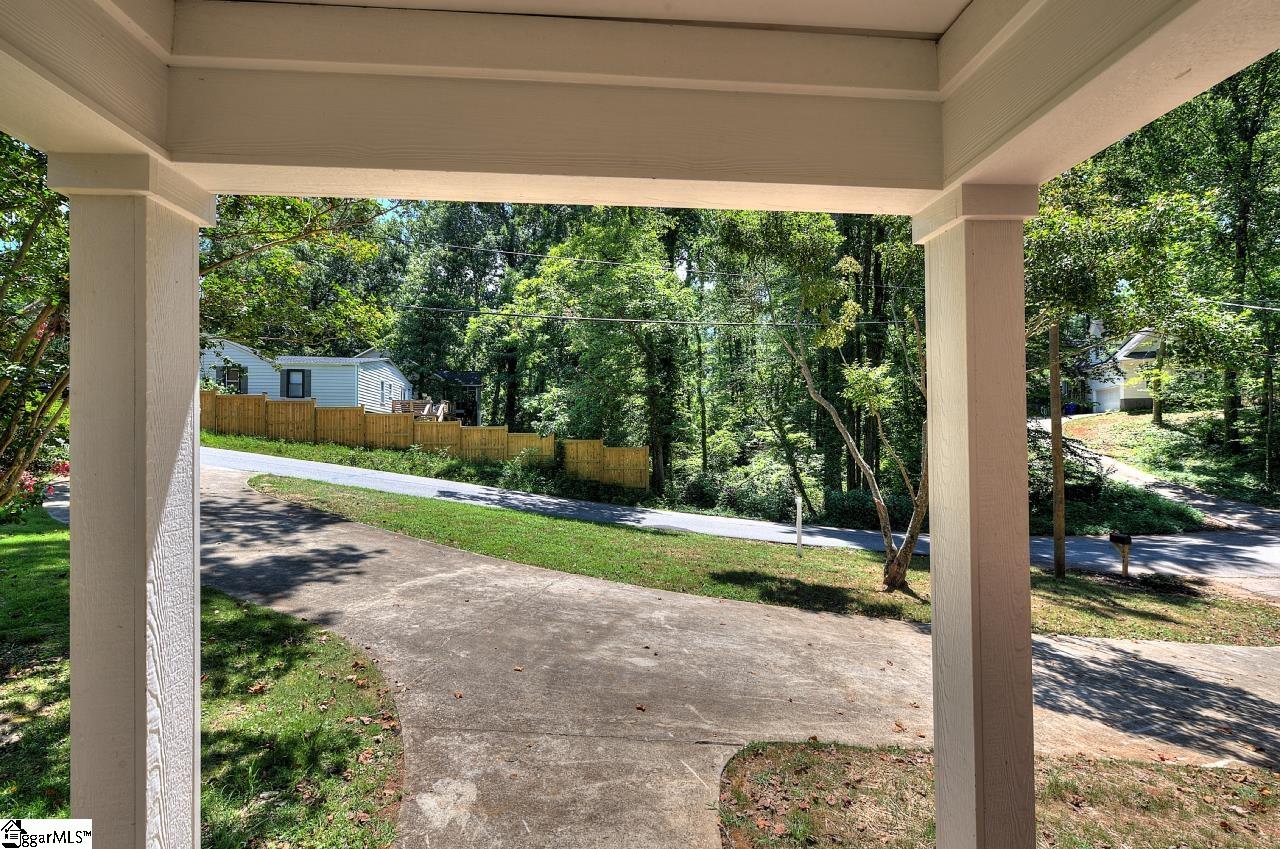 304 Robin Hood Road Greenville, SC 29607
