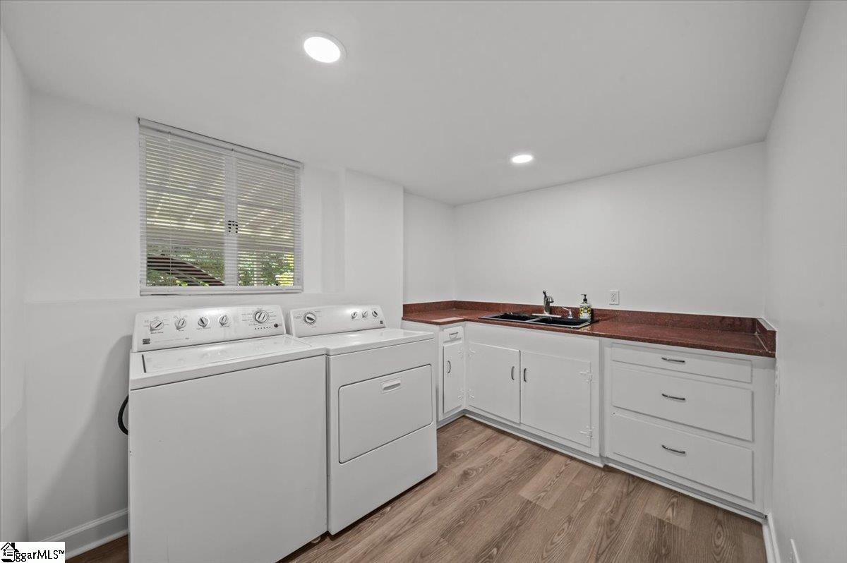 304 Robin Hood Road Greenville, SC 29607