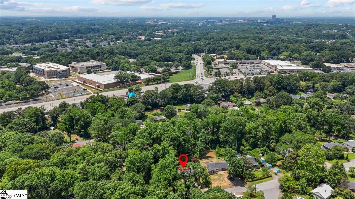 304 Robin Hood Road Greenville, SC 29607