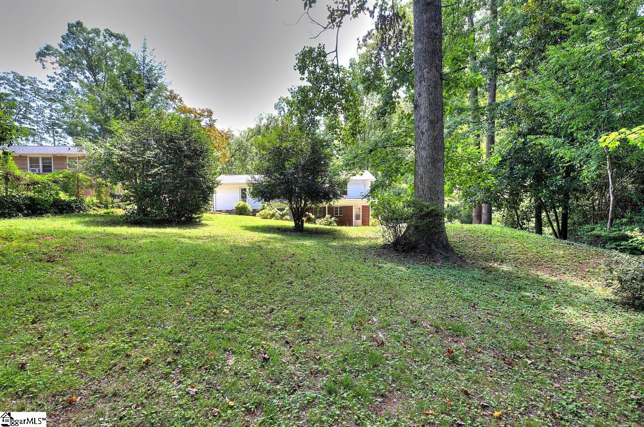 304 Robin Hood Road Greenville, SC 29607