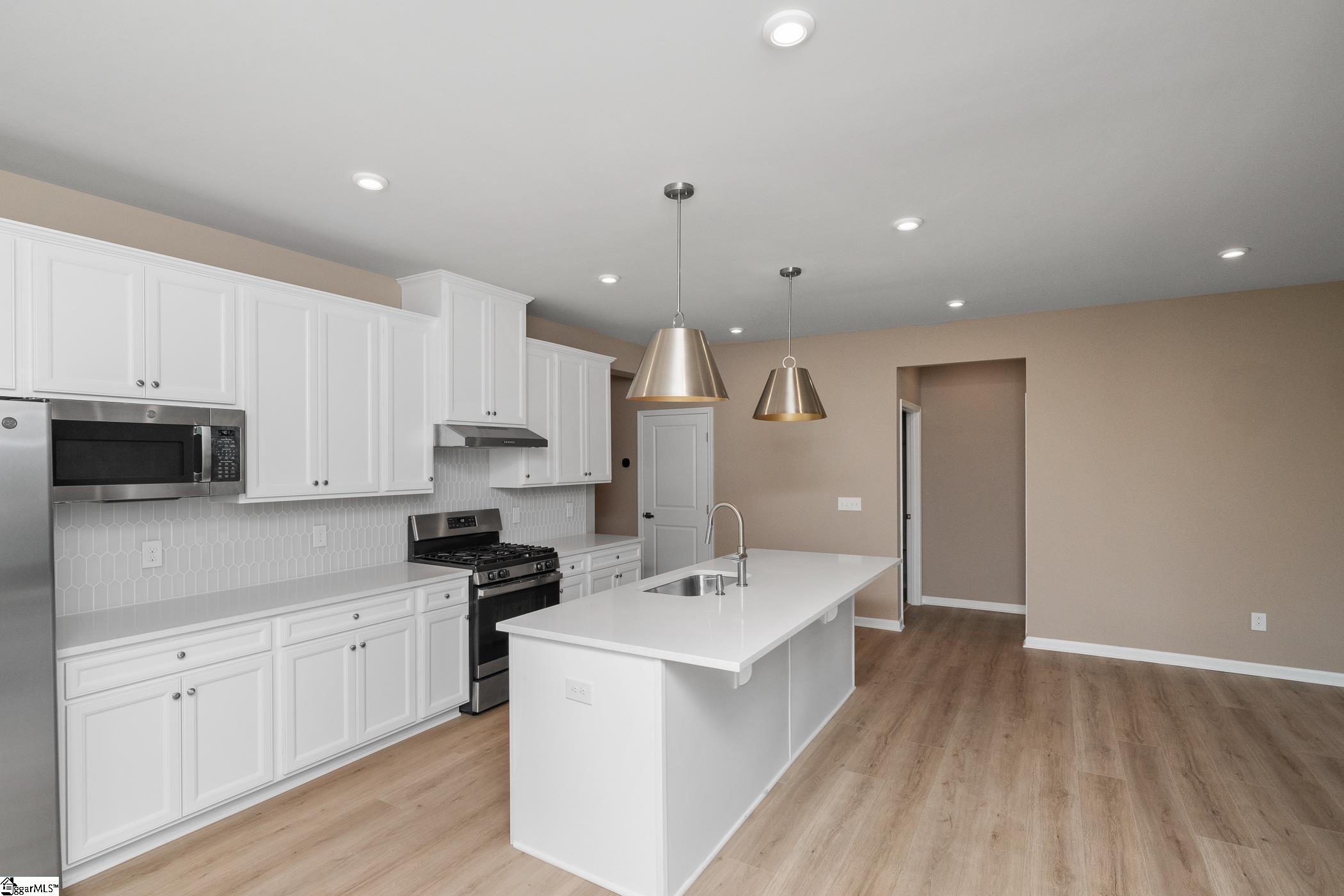 6010 Ives Avenue Spartanburg, SC 29307