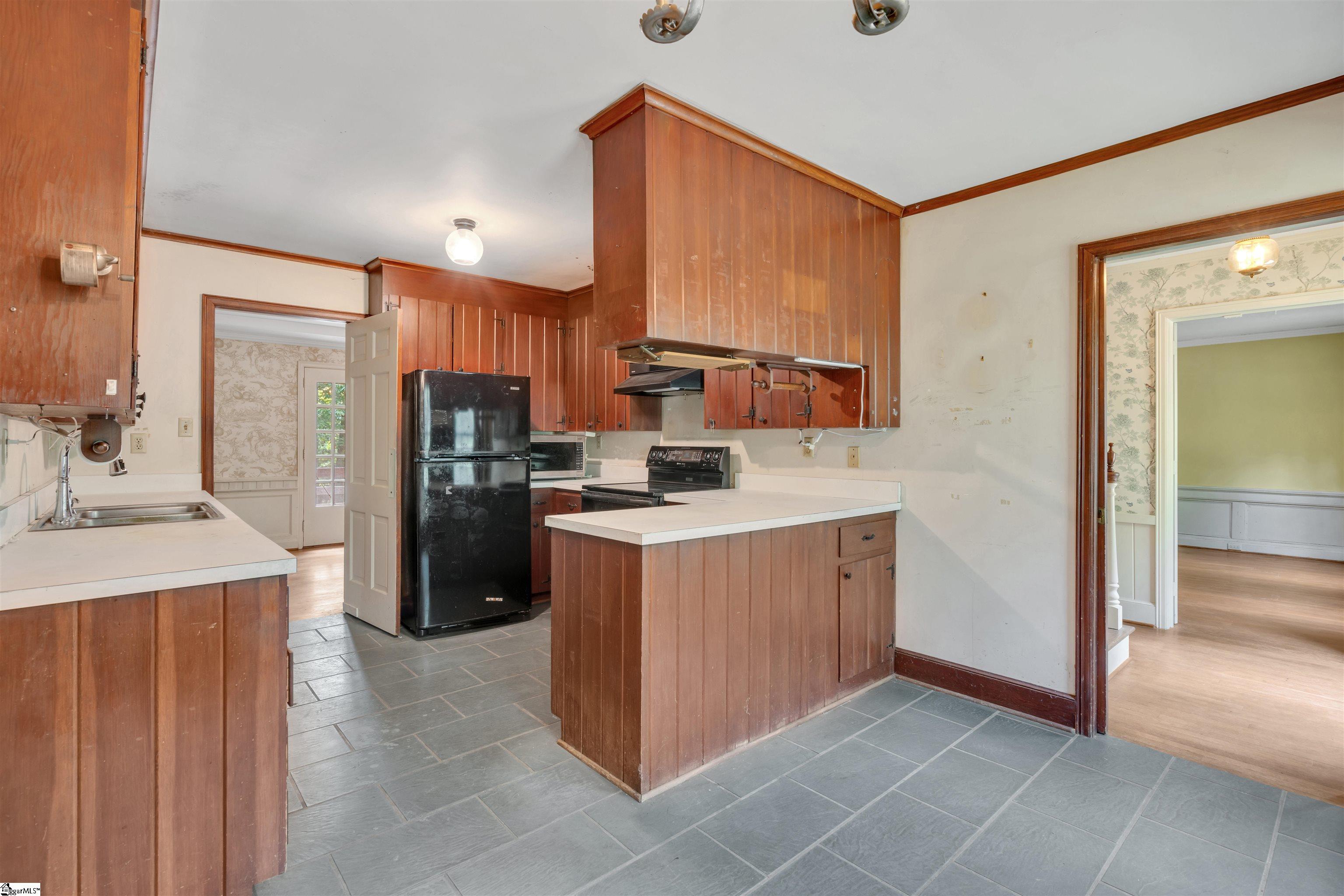 141 Shoreham Road Spartanburg, SC 29307